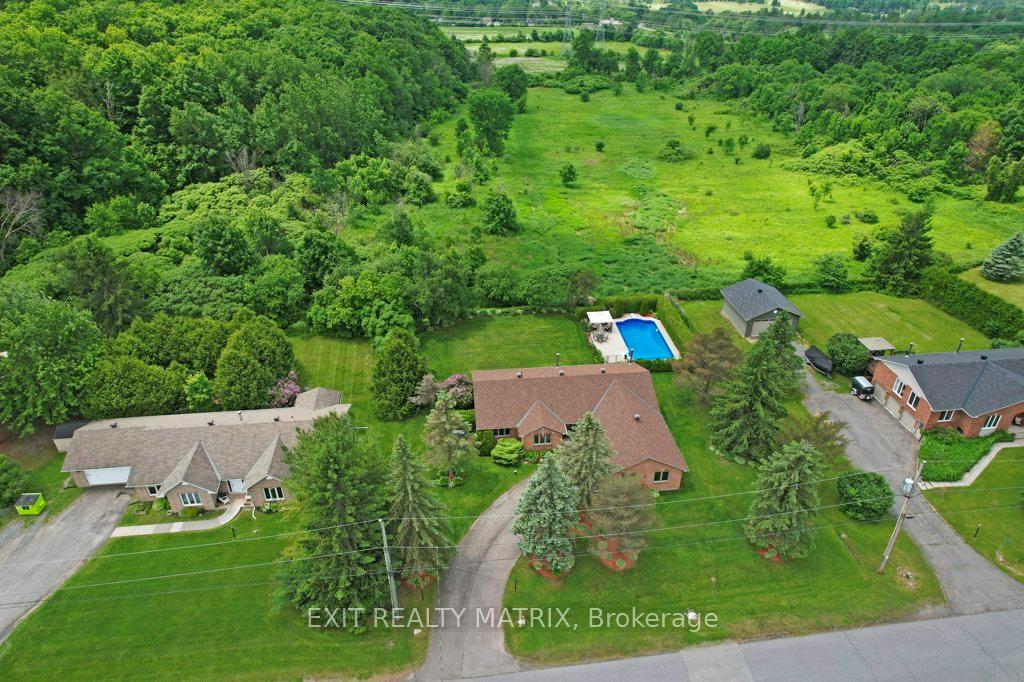 Photo 33 of 842 Apple Lane, Ottawa, Cumberland Ridge — HOMEH