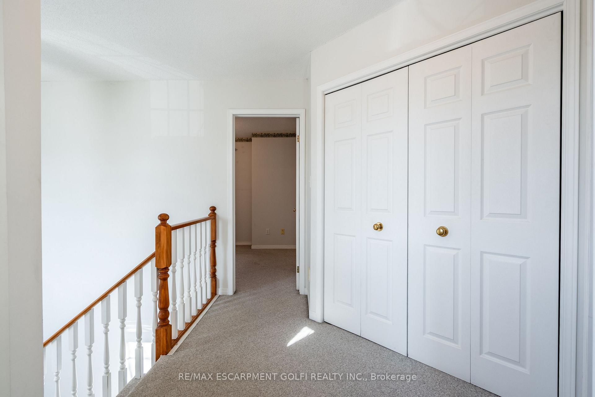 Photo 11 of 14 Hunters Court, Pelham, Fonthill — HOMEH