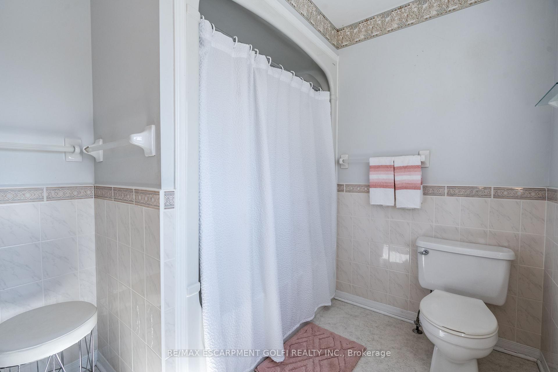 Photo 14 of 14 Hunters Court, Pelham, Fonthill — HOMEH