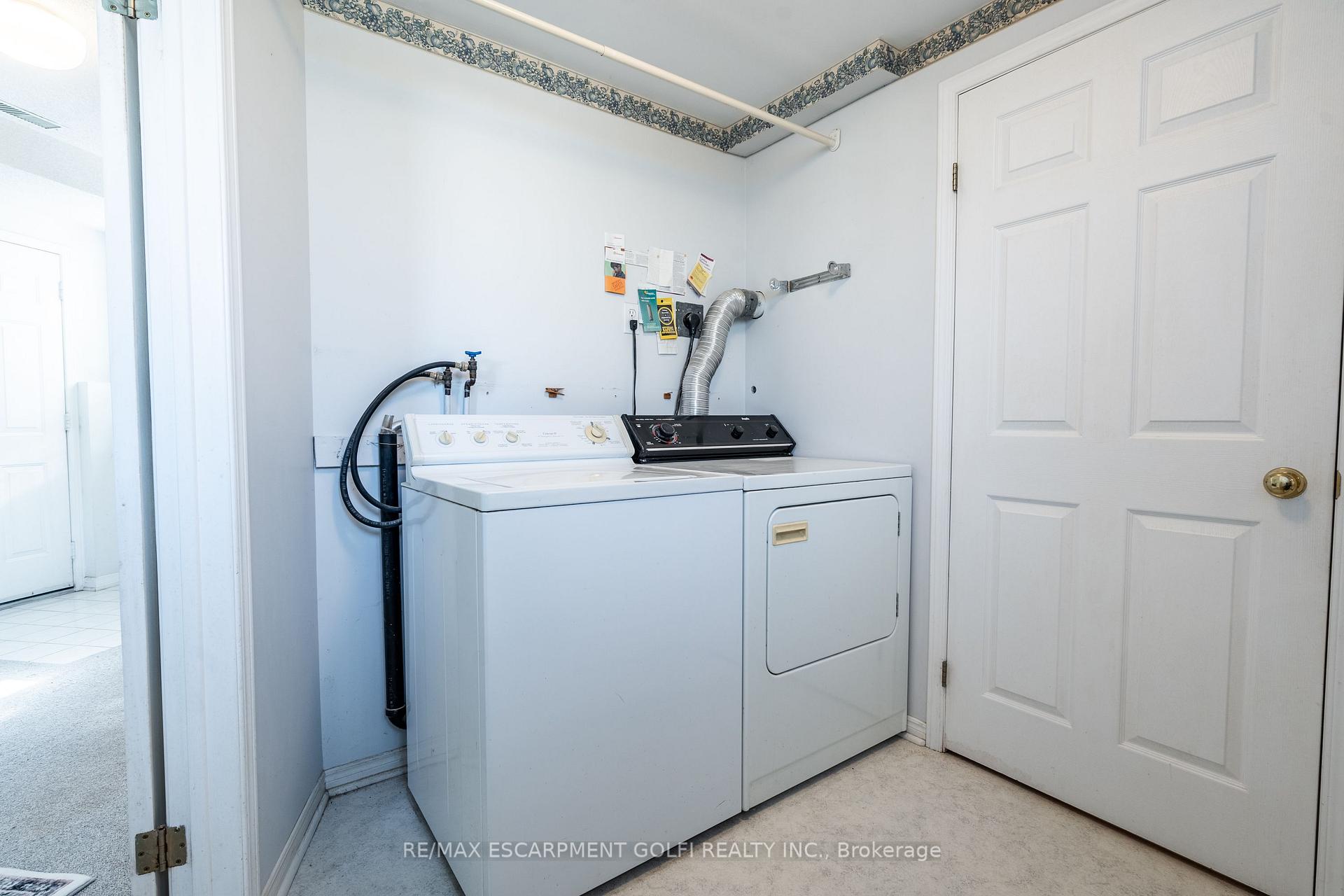 Photo 23 of 14 Hunters Court, Pelham, Fonthill — HOMEH