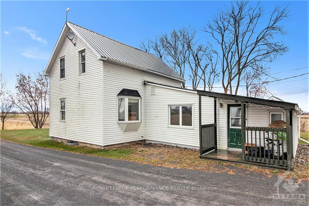 Front of 14724 County Rd 13