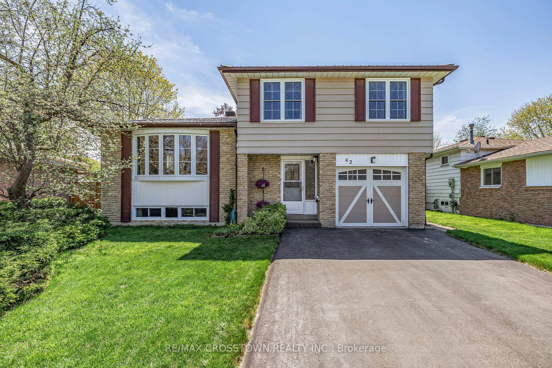 Photo 1 of 42 Mccague Crescent, New Tecumseth, Alliston — HOMEH