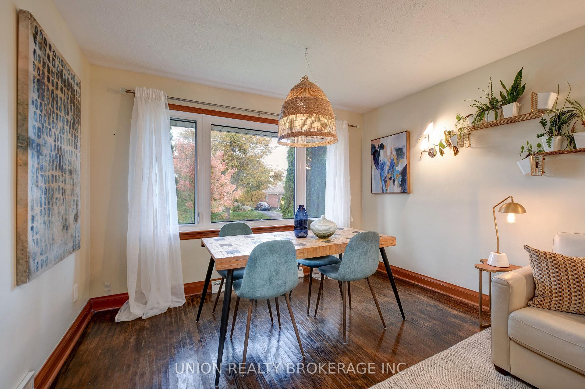 Photo 3 of 481 Lowell Avenue, Oshawa, McLaughlin — HOMEH