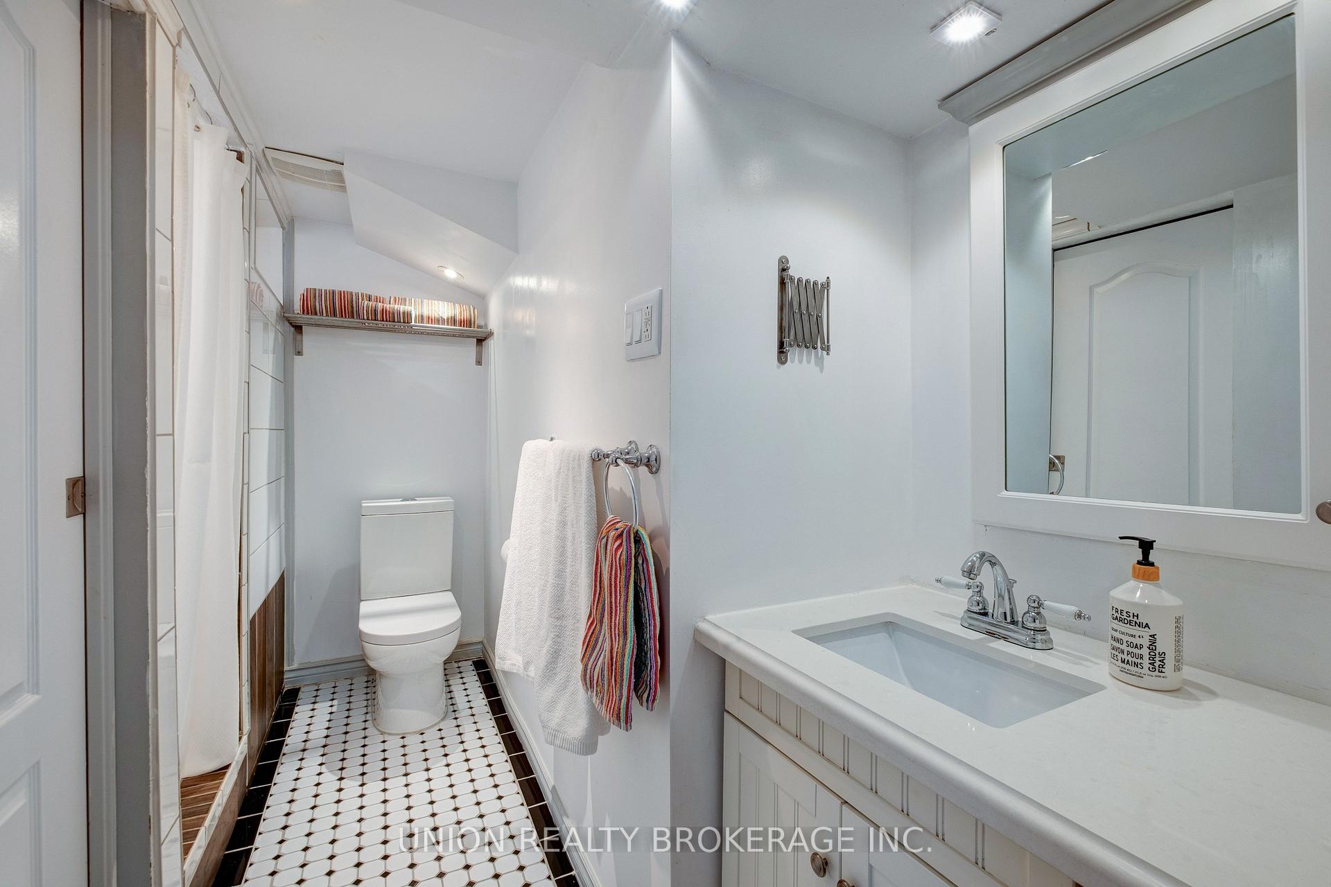 Photo 25 of 481 Lowell Avenue, Oshawa, McLaughlin — HOMEH