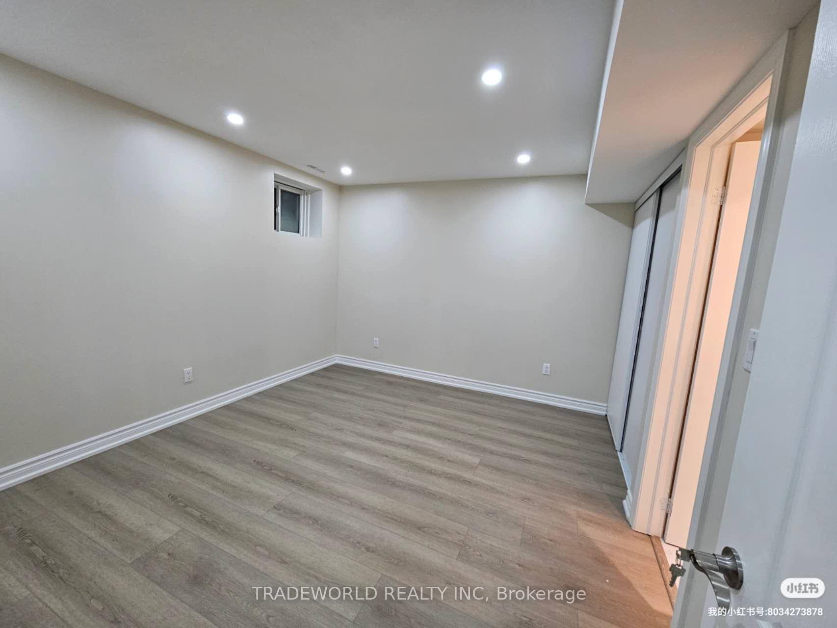 Photo 4 of Unit Bsmt, 30 Braeside Square, Markham, Unionville — HOMEH