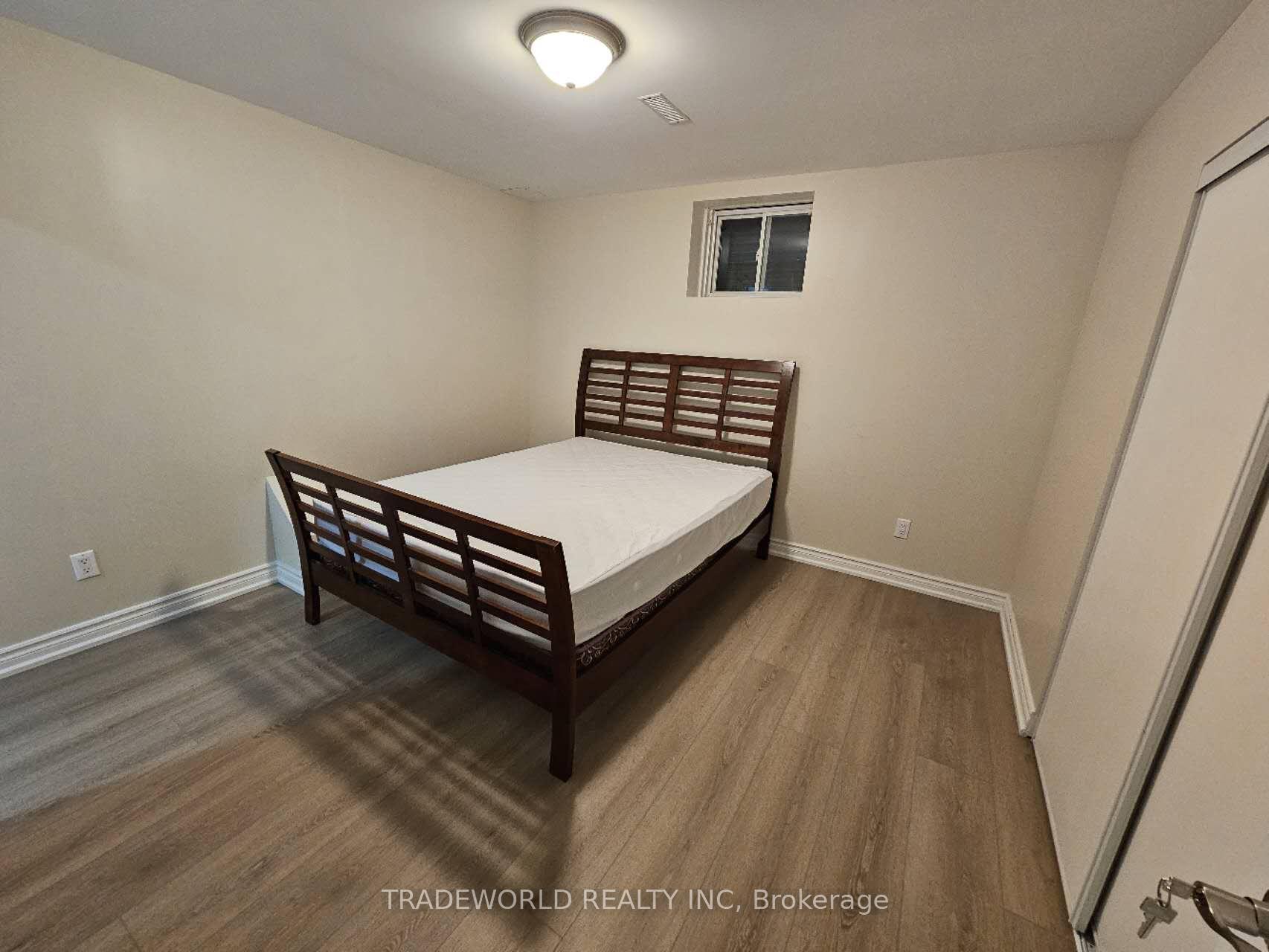 Photo 5 of Unit Bsmt, 30 Braeside Square, Markham, Unionville — HOMEH