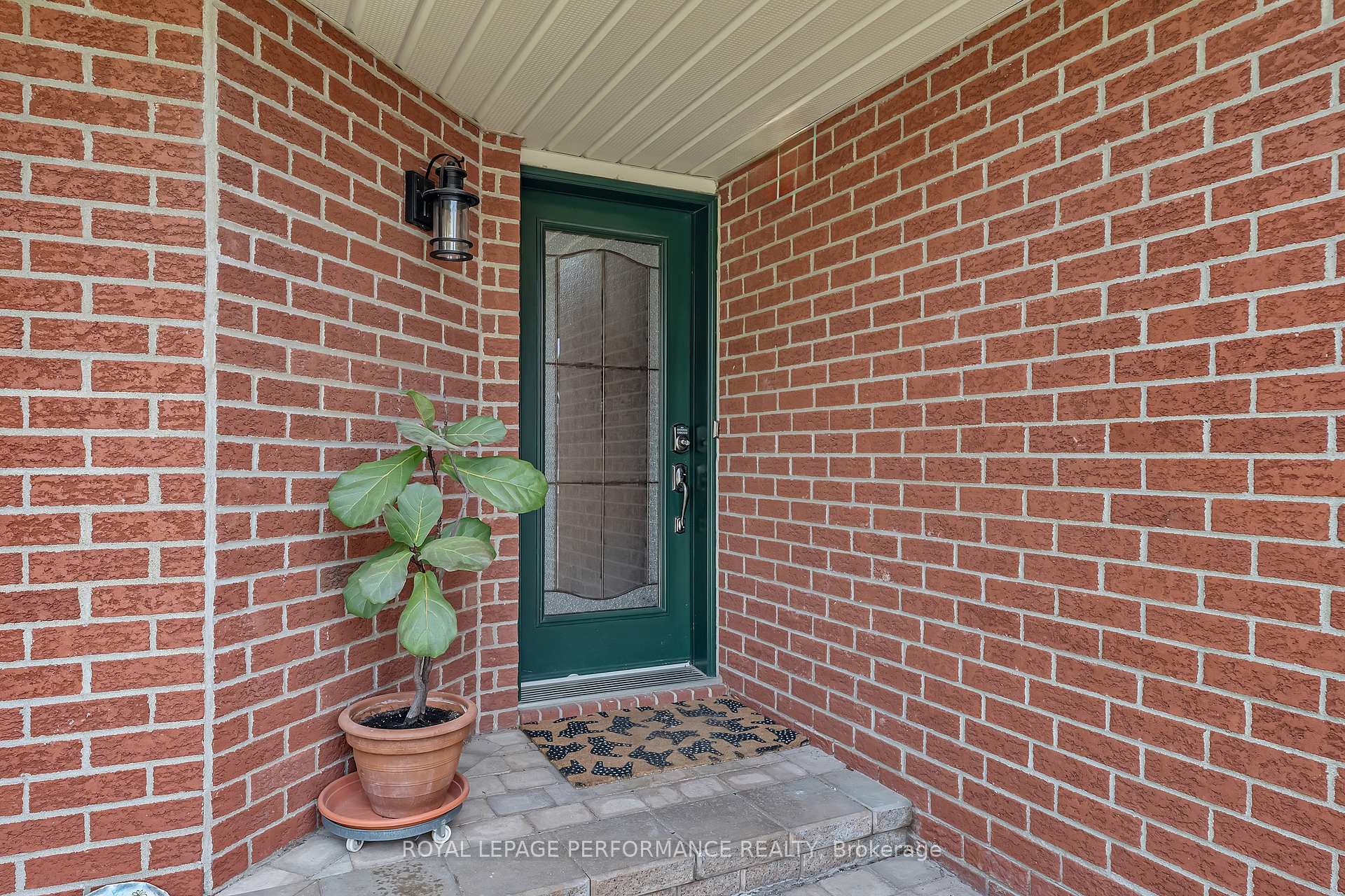Photo 2 of 1756 Windflower Way, Ottawa, Chapel Hill — HOMEH