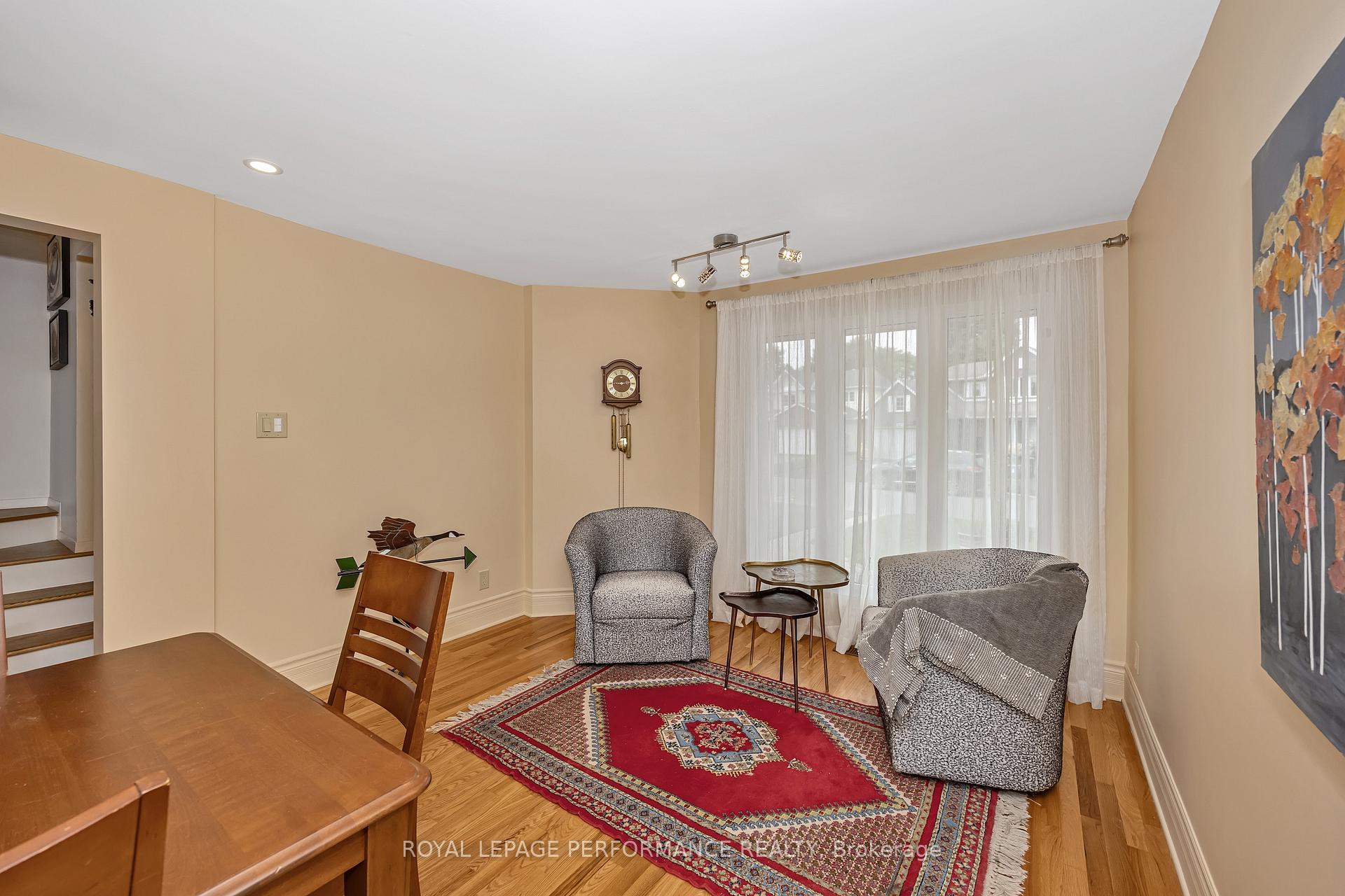 Photo 5 of 1756 Windflower Way, Ottawa, Chapel Hill — HOMEH