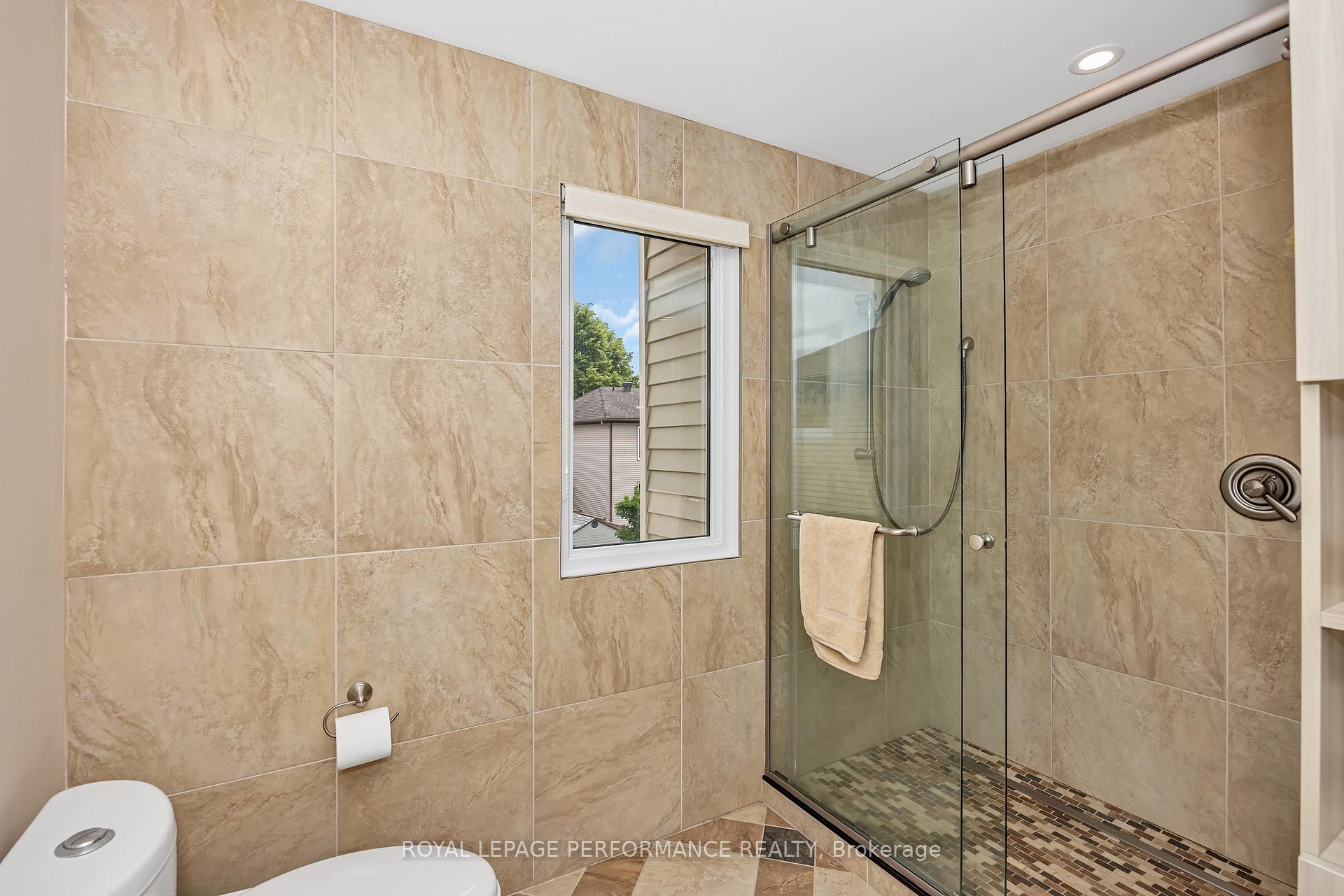 Photo 18 of 1756 Windflower Way, Ottawa, Chapel Hill — HOMEH