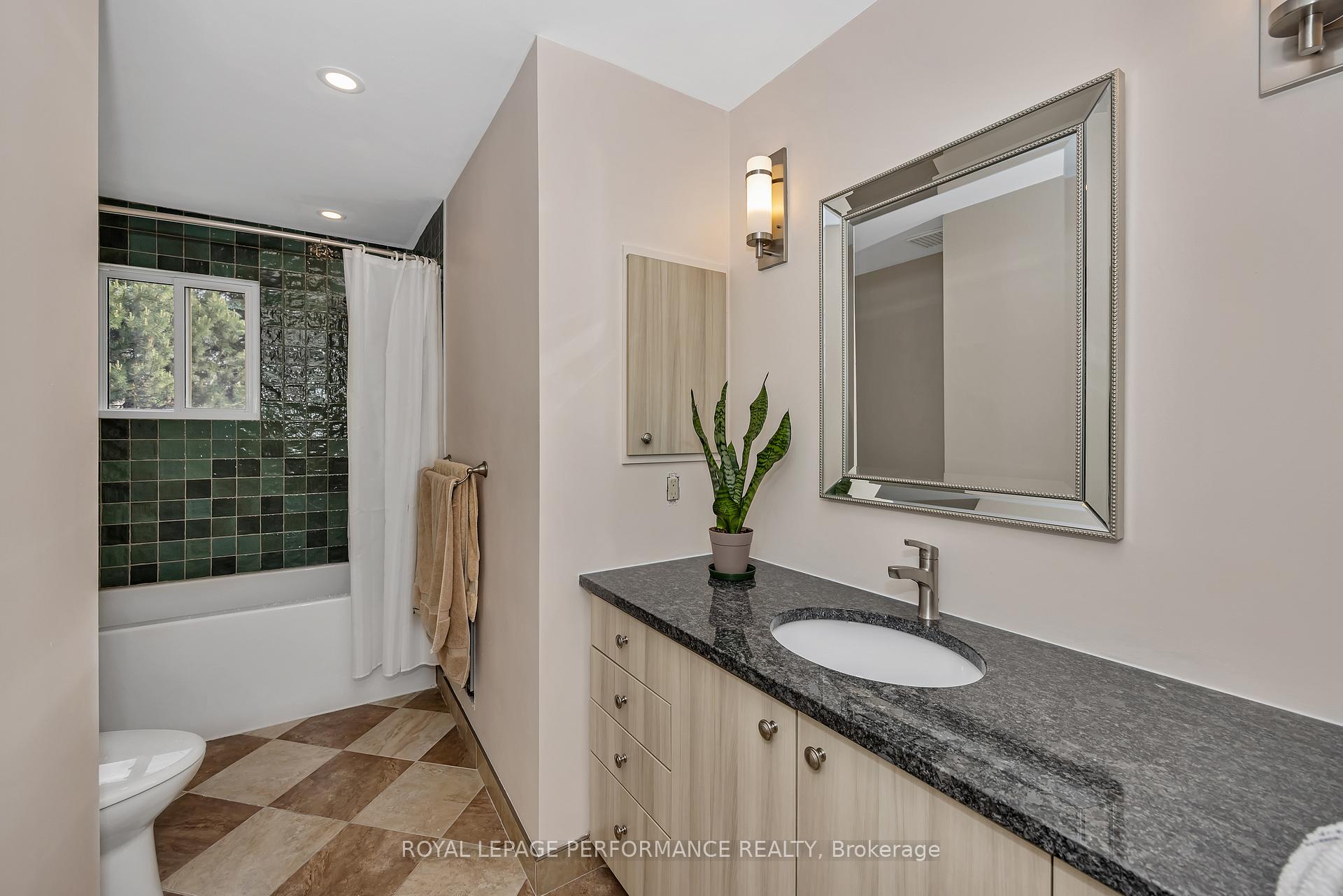 Photo 21 of 1756 Windflower Way, Ottawa, Chapel Hill — HOMEH
