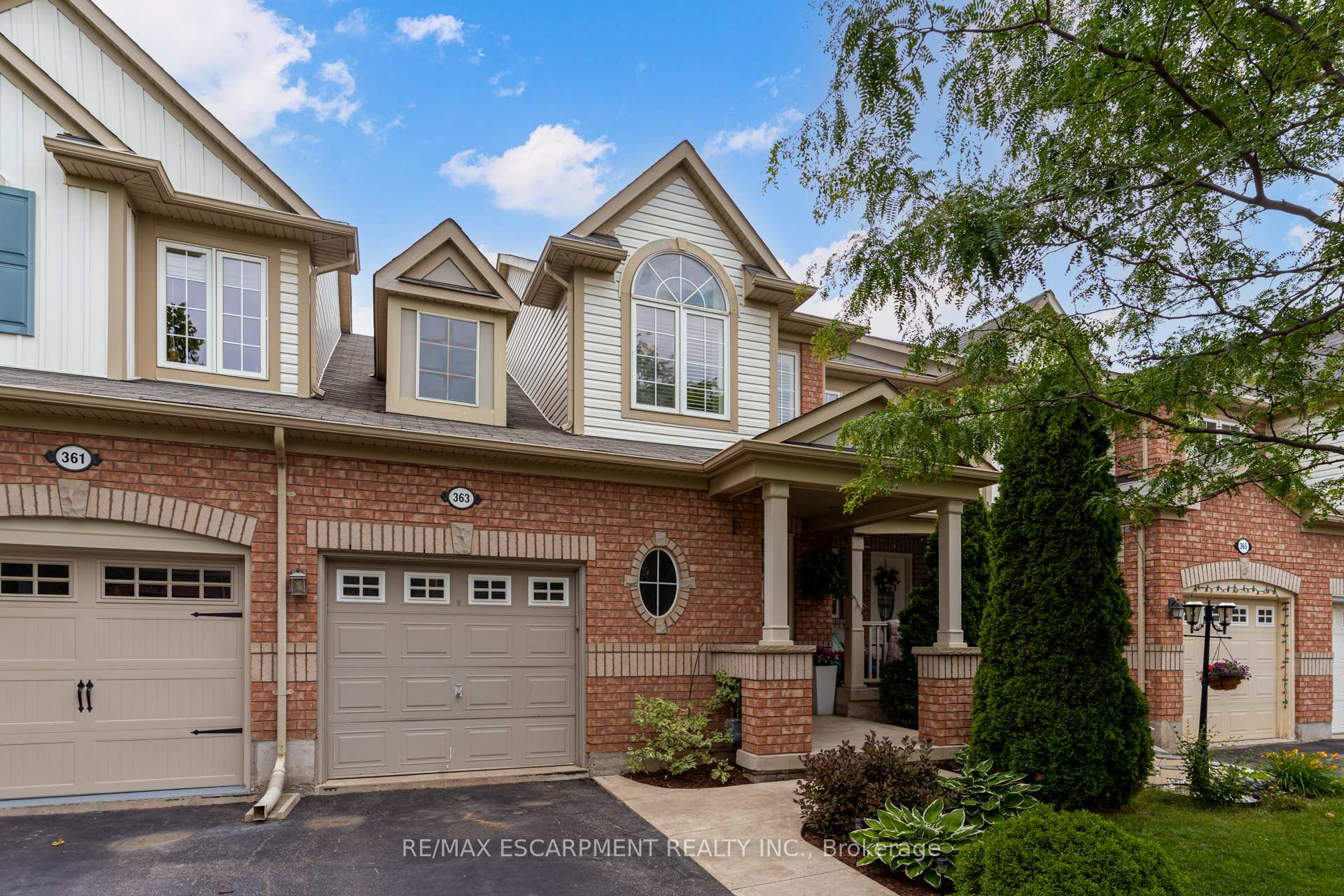 Front of 363 Prosser Circle