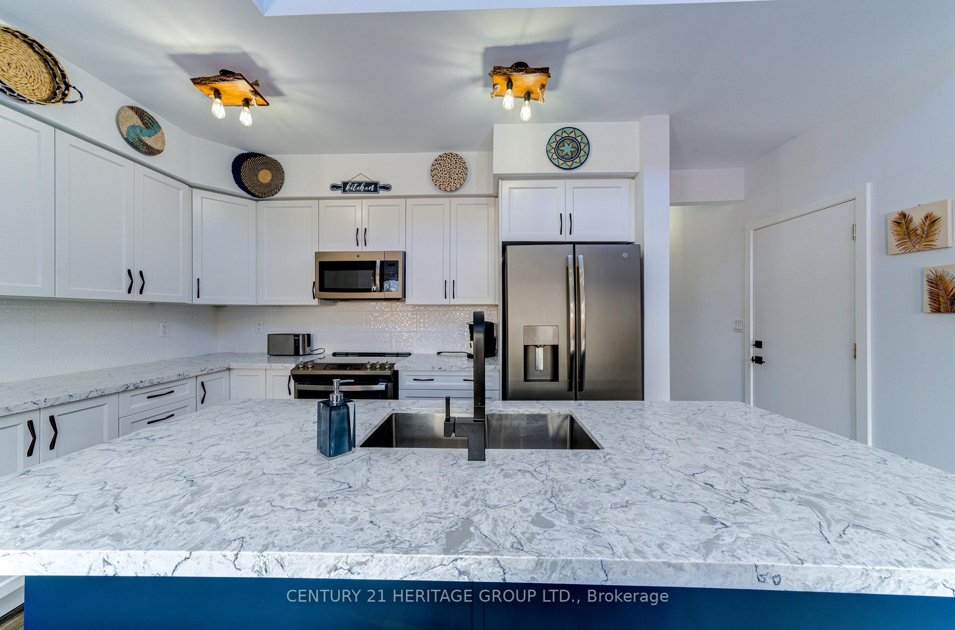 Photo 3 of 44 Ruby Crescent, Orillia — HOMEH