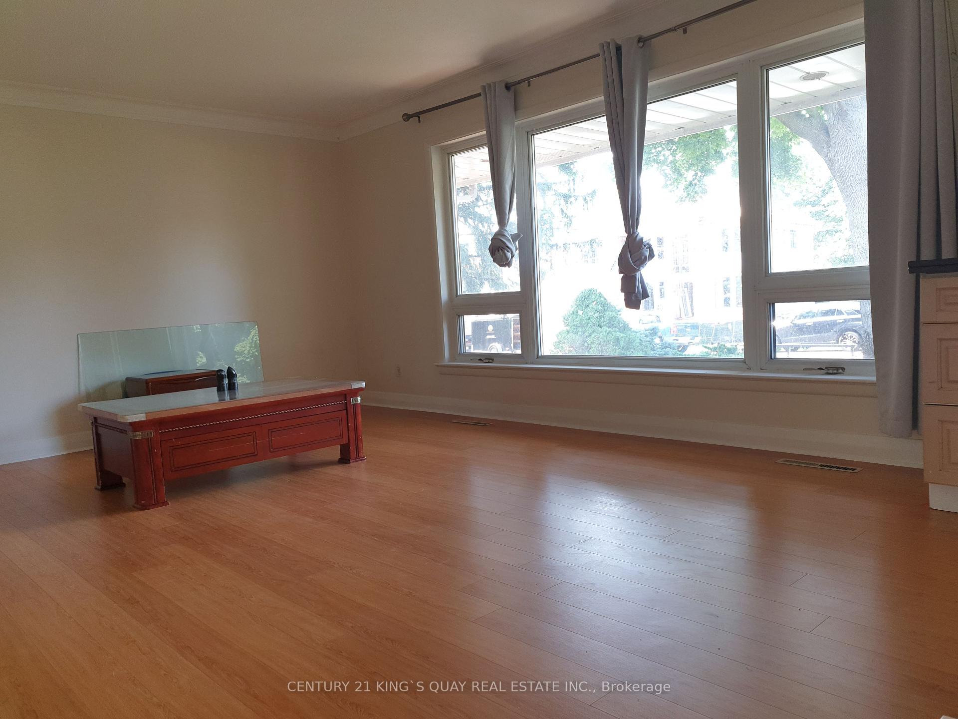 Photo 7 of 15 Grandview Boulevard, Markham, Bullock — HOMEH