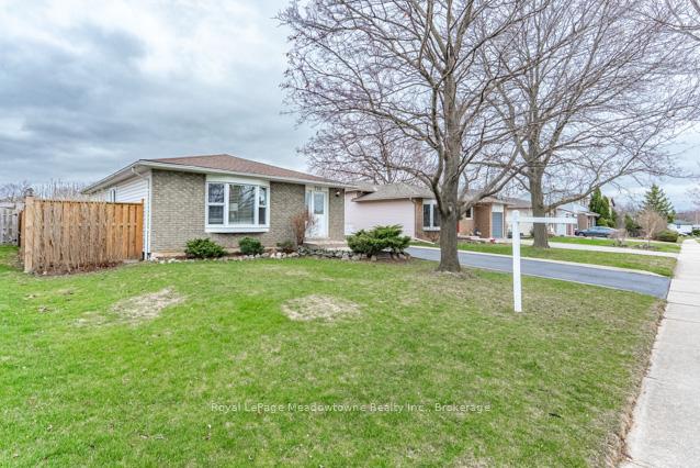 Photo 3 of 756 Mackenzie Drive, Milton, Dorset Park — HOMEH