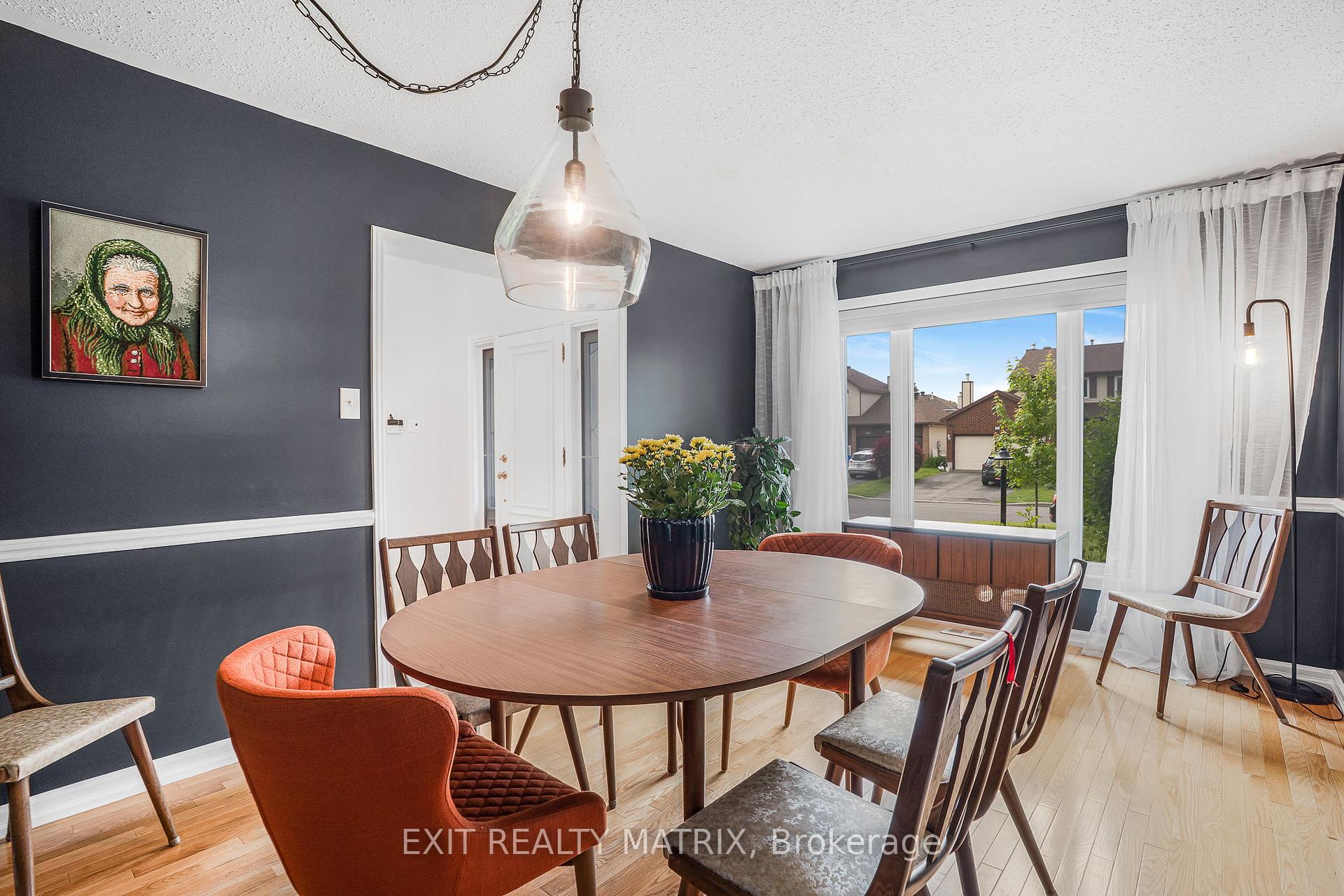 Photo 8 of 1690 Caminiti Crescent, Ottawa, Fallingbrook/Pineridge — HOMEH