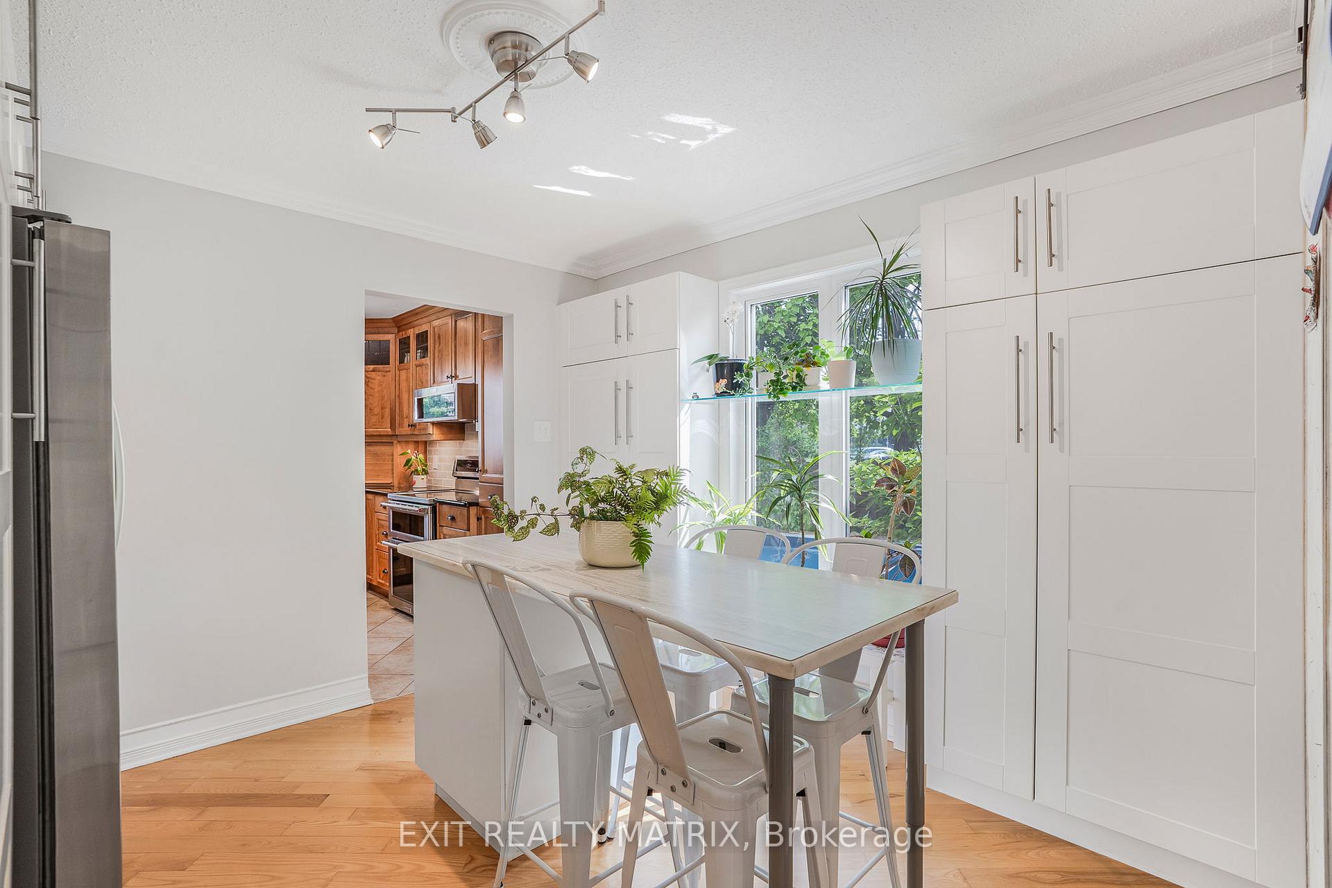 Photo 10 of 1690 Caminiti Crescent, Ottawa, Fallingbrook/Pineridge — HOMEH