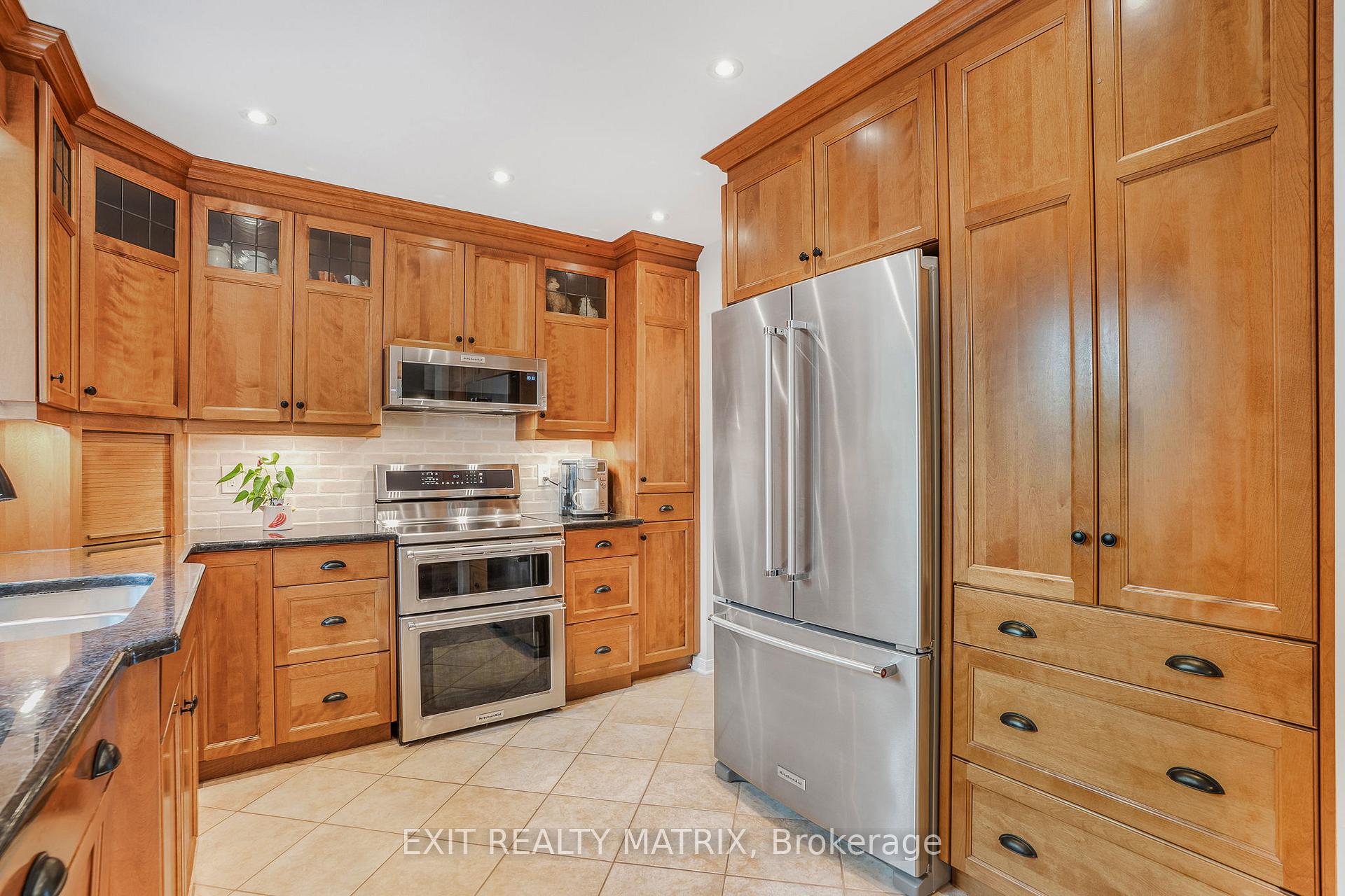 Photo 14 of 1690 Caminiti Crescent, Ottawa, Fallingbrook/Pineridge — HOMEH