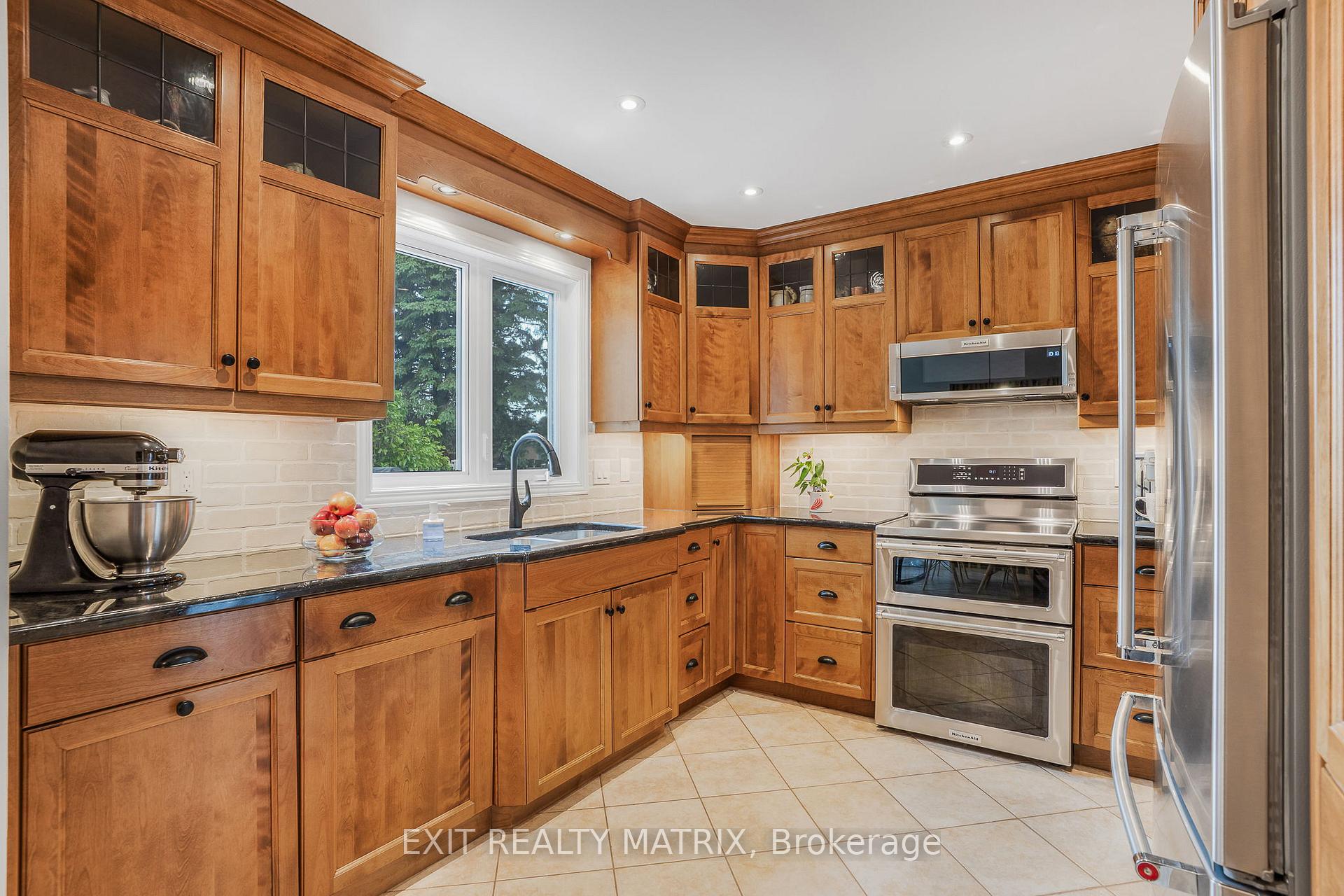 Photo 15 of 1690 Caminiti Crescent, Ottawa, Fallingbrook/Pineridge — HOMEH