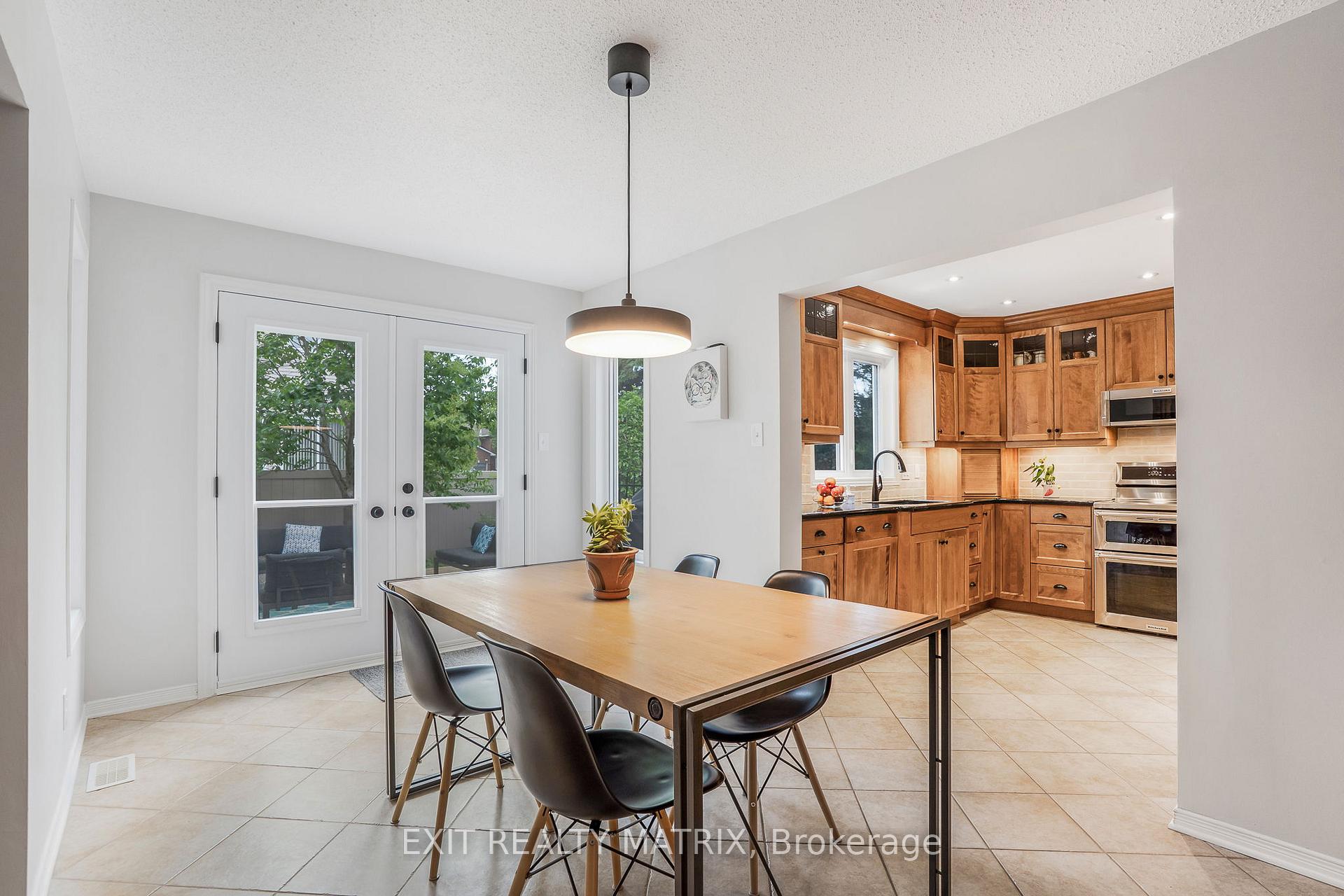 Photo 16 of 1690 Caminiti Crescent, Ottawa, Fallingbrook/Pineridge — HOMEH