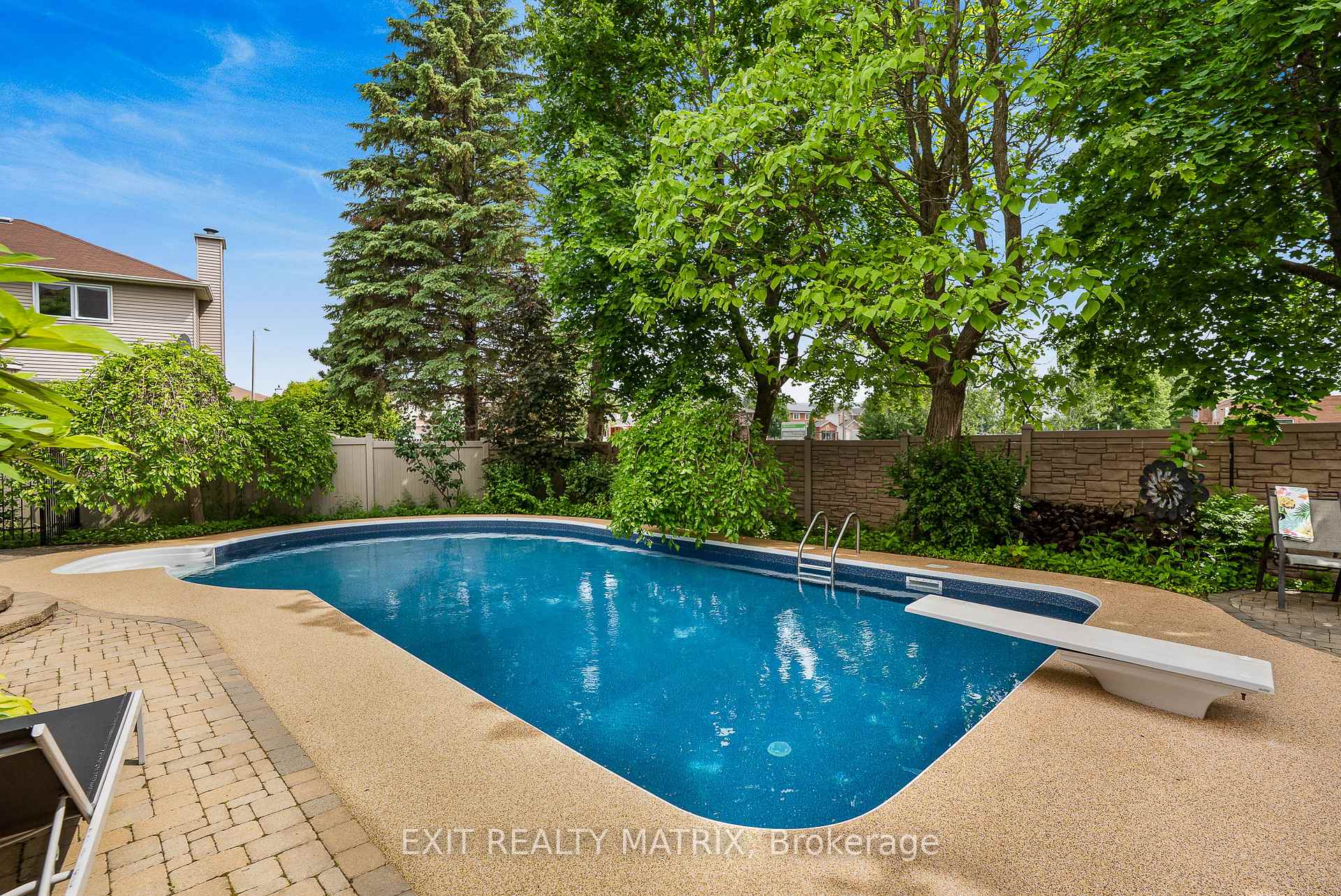 Photo 39 of 1690 Caminiti Crescent, Ottawa, Fallingbrook/Pineridge — HOMEH