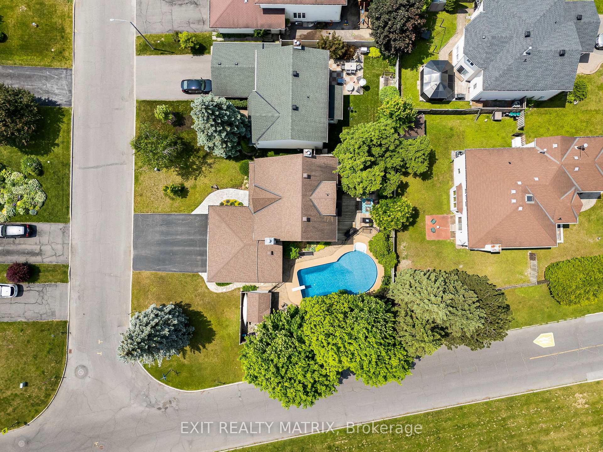 Photo 43 of 1690 Caminiti Crescent, Ottawa, Fallingbrook/Pineridge — HOMEH
