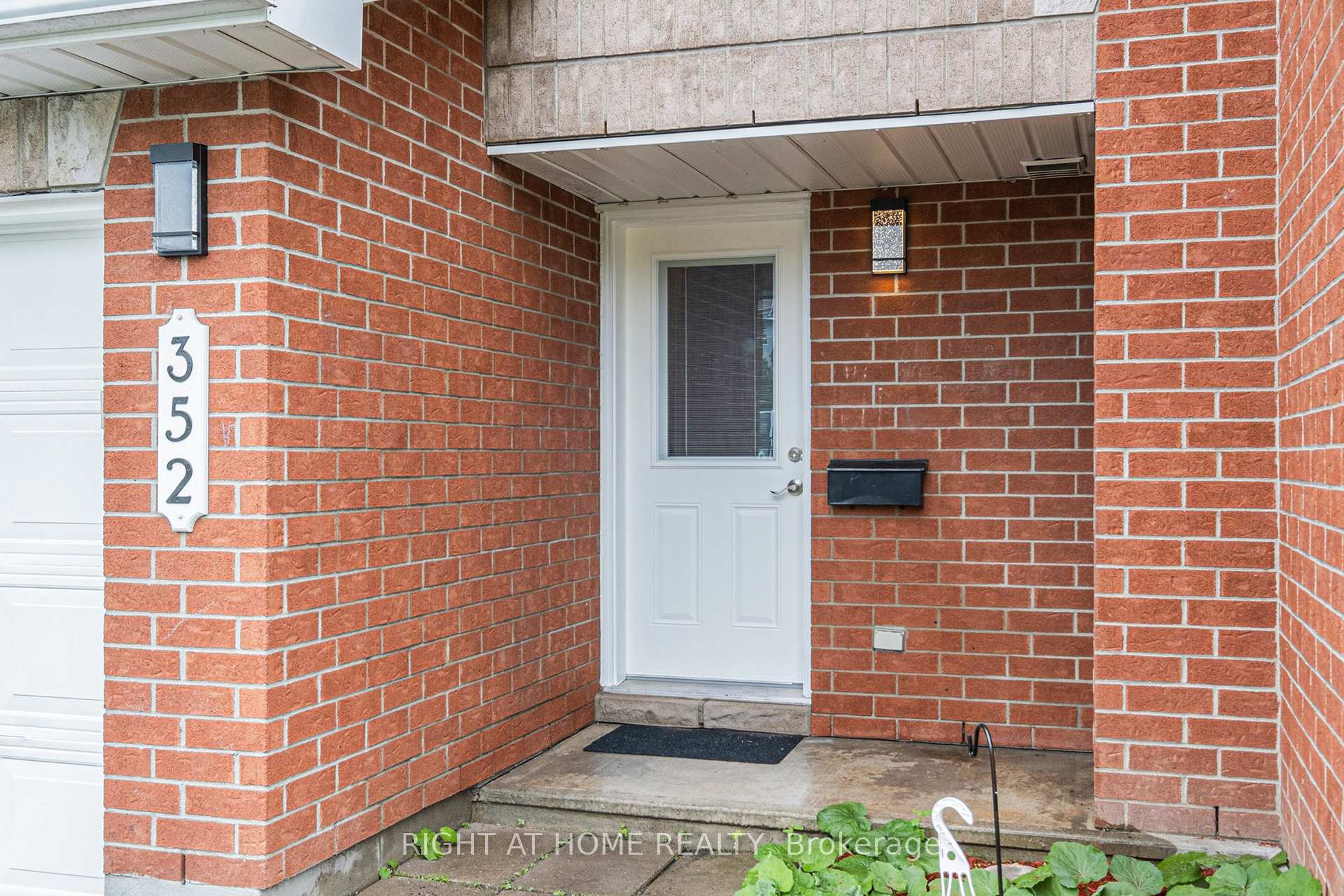 Photo 2 of 352 Selene Way, Ottawa, Avalon East — HOMEH