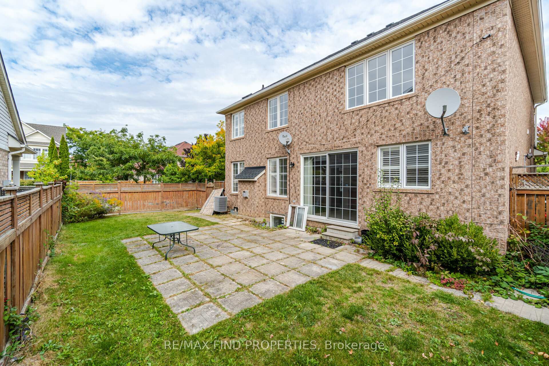 Photo 2 of Unit UPPER, 688 Trudeau Drive, Milton, Beaty — HOMEH