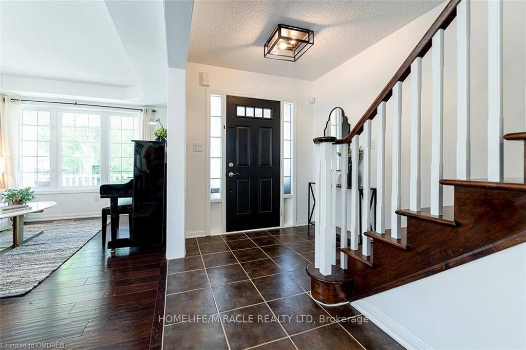 Photo 3 of 547 Hood Terrace, Milton, Coates — HOMEH