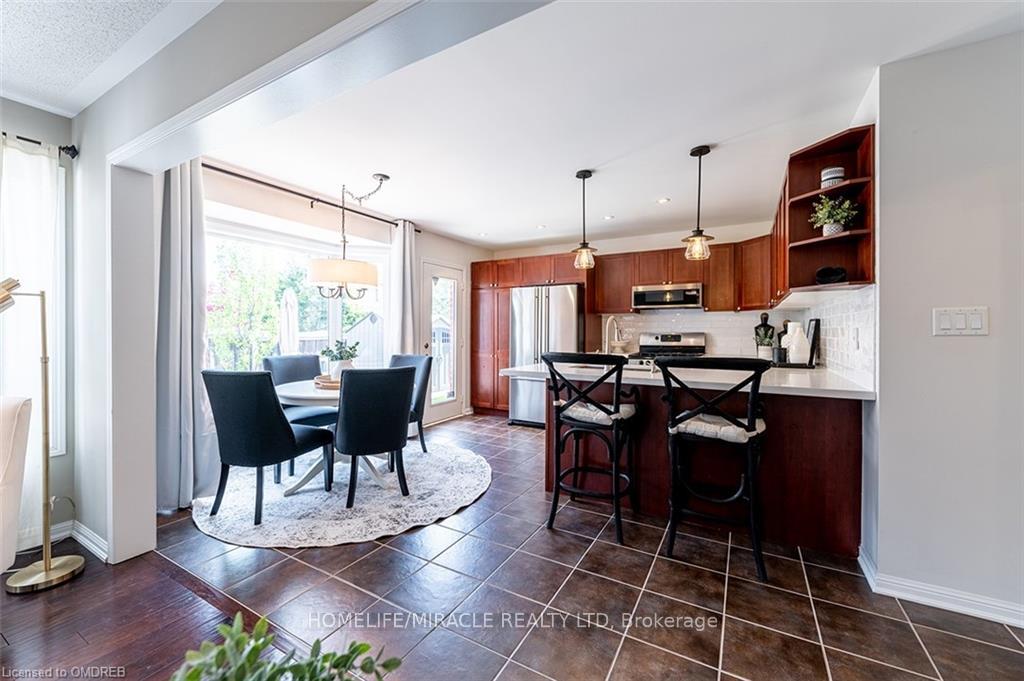Photo 9 of 547 Hood Terrace, Milton, Coates — HOMEH