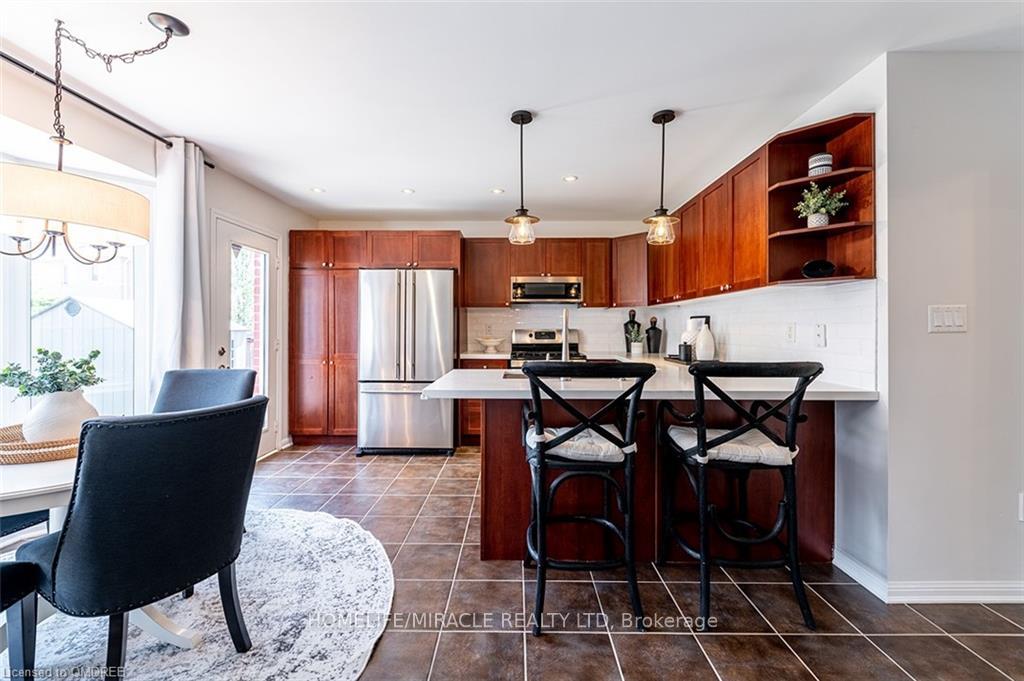 Photo 11 of 547 Hood Terrace, Milton, Coates — HOMEH