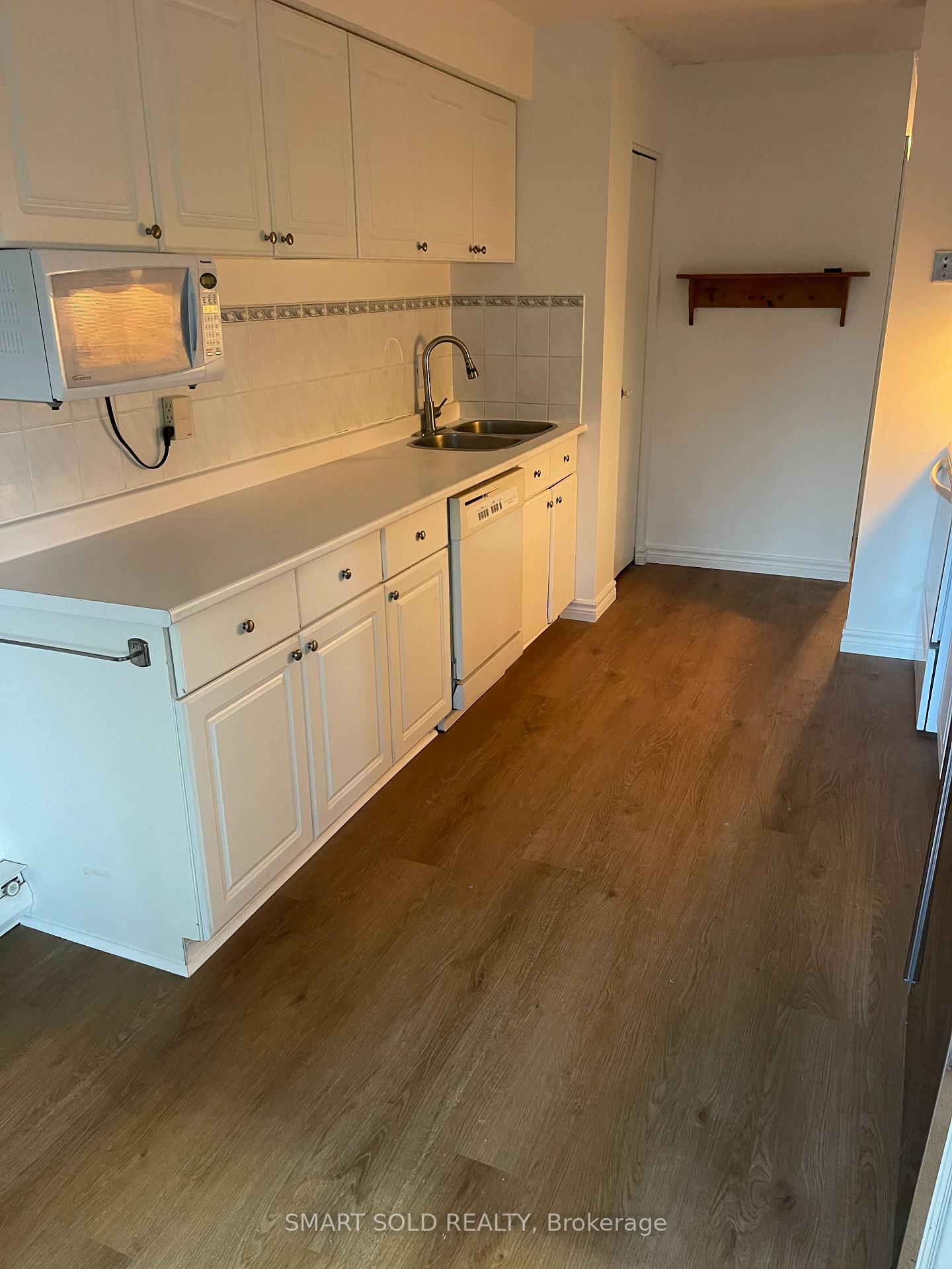 Photo 3 of Unit 6, 450 Bristol Crescent, Oshawa, Vanier — HOMEH