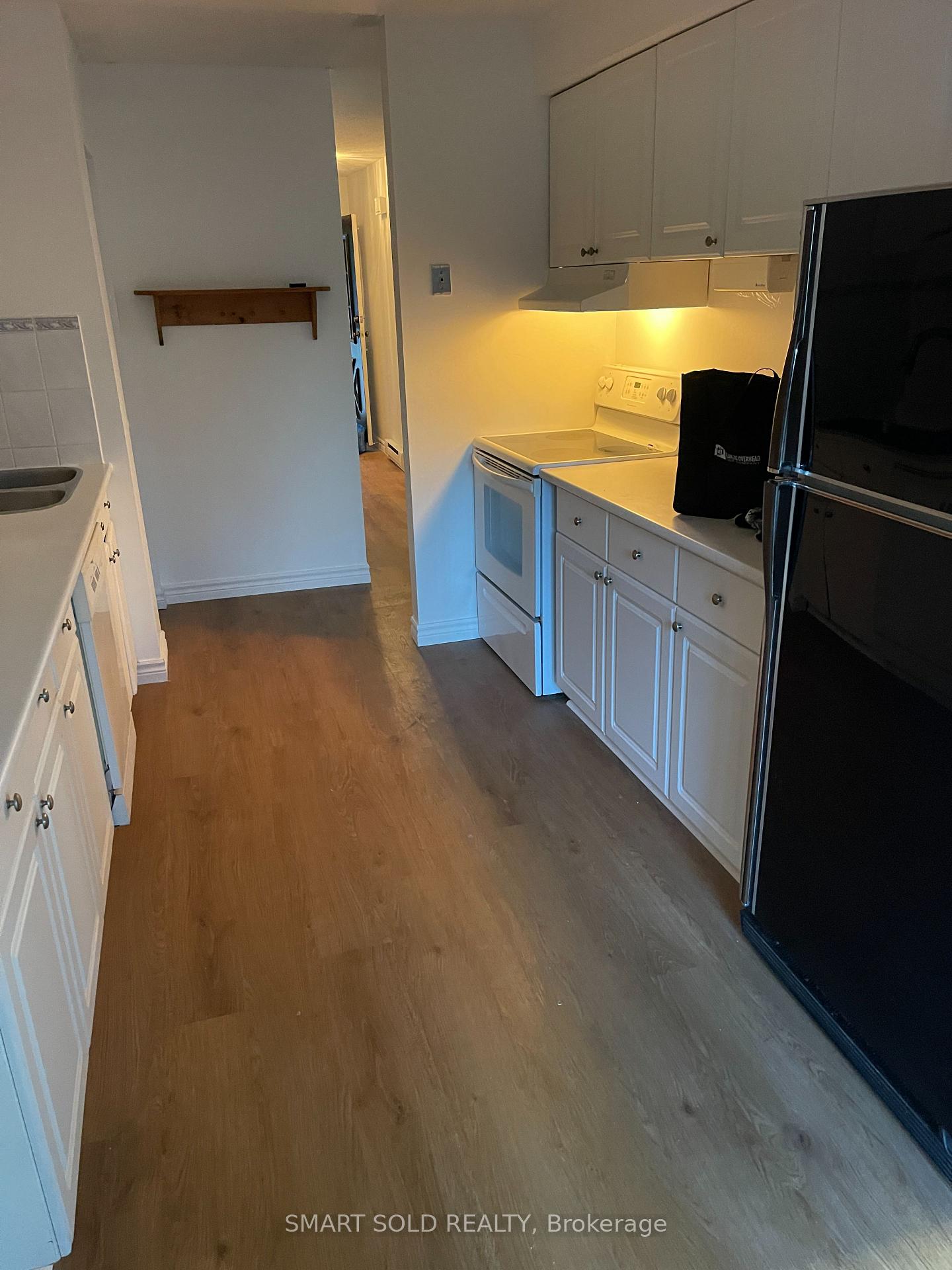 Photo 4 of Unit 6, 450 Bristol Crescent, Oshawa, Vanier — HOMEH