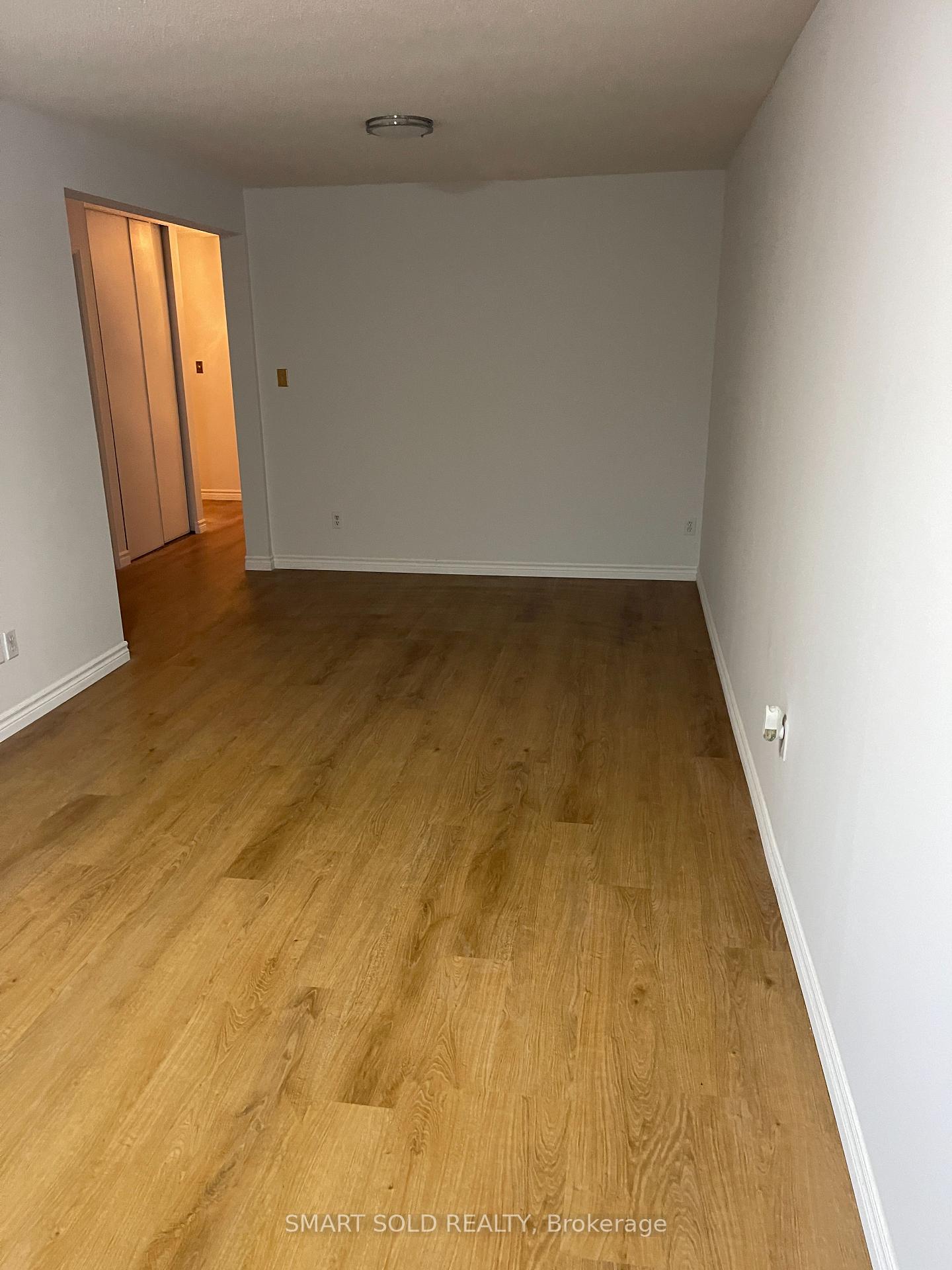 Photo 5 of Unit 6, 450 Bristol Crescent, Oshawa, Vanier — HOMEH