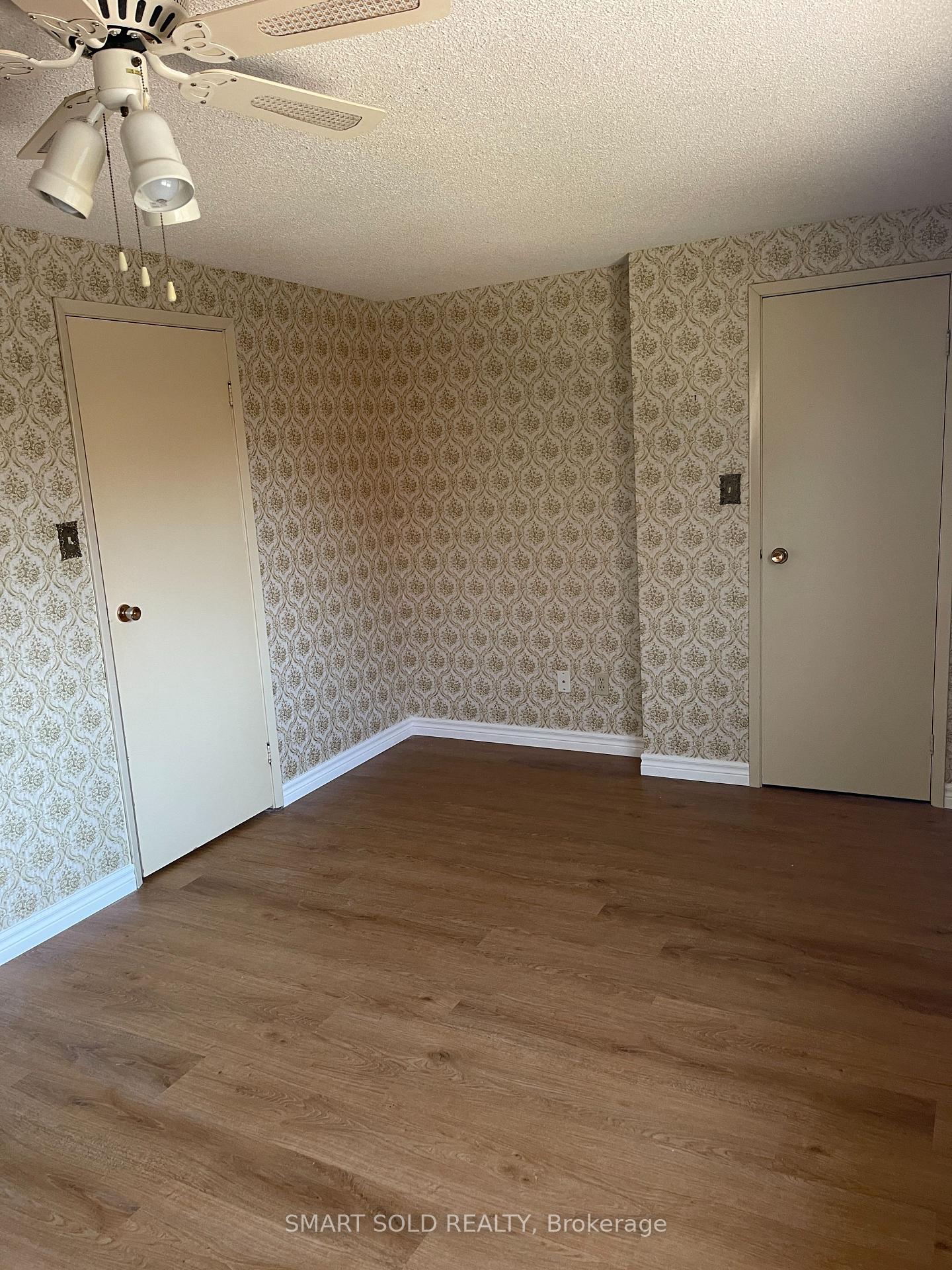 Photo 7 of Unit 6, 450 Bristol Crescent, Oshawa, Vanier — HOMEH