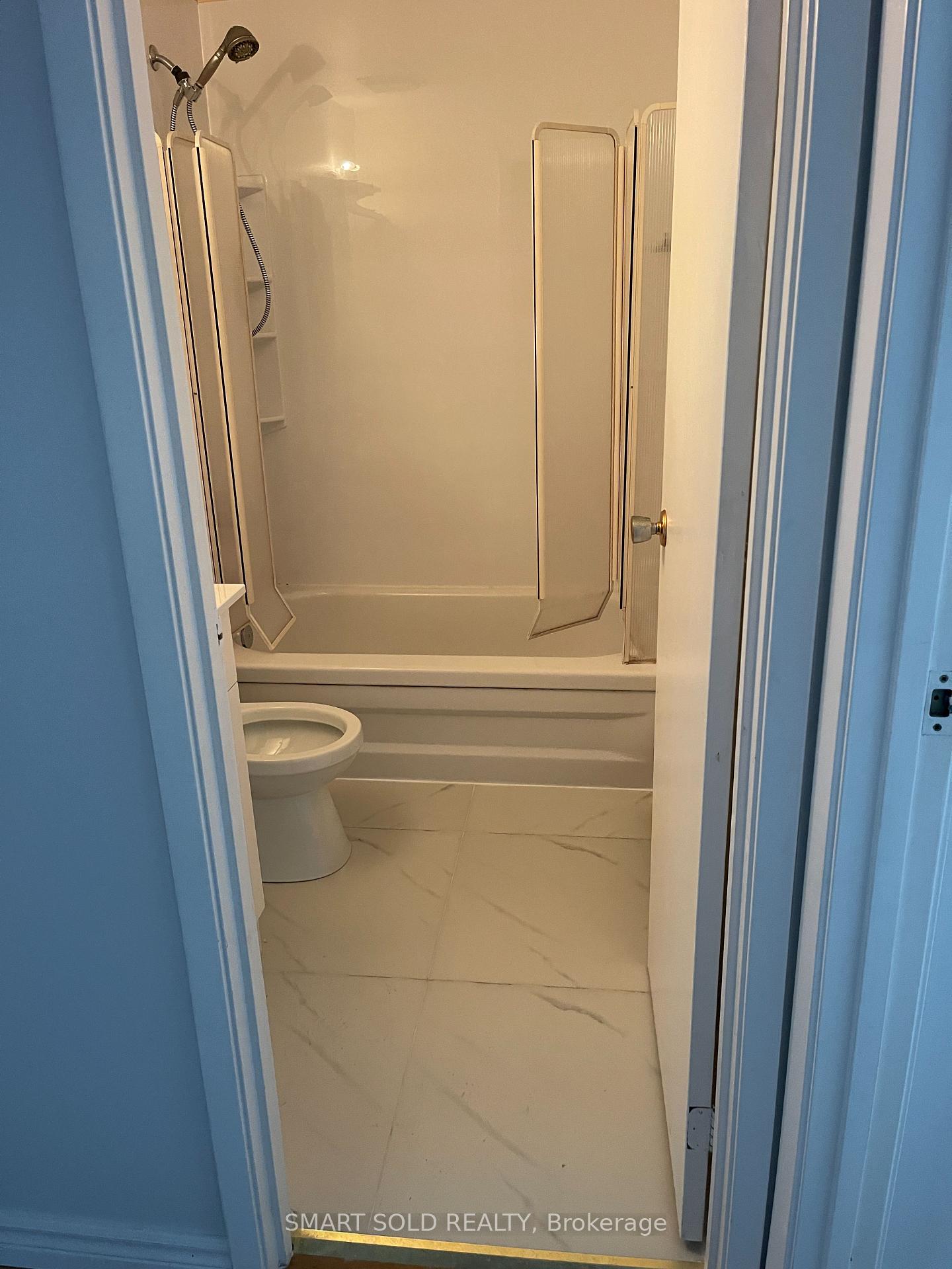 Photo 8 of Unit 6, 450 Bristol Crescent, Oshawa, Vanier — HOMEH