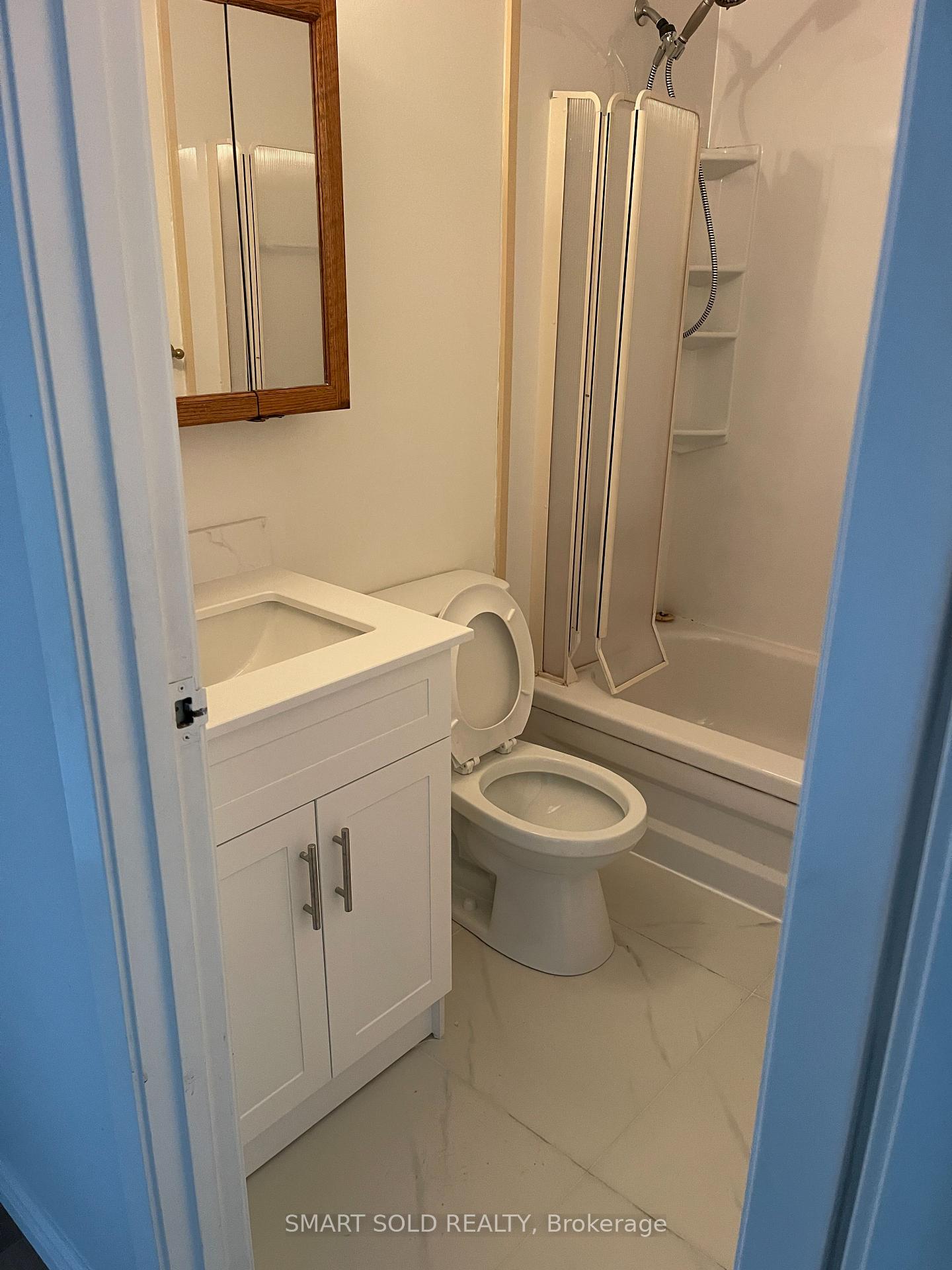 Photo 9 of Unit 6, 450 Bristol Crescent, Oshawa, Vanier — HOMEH