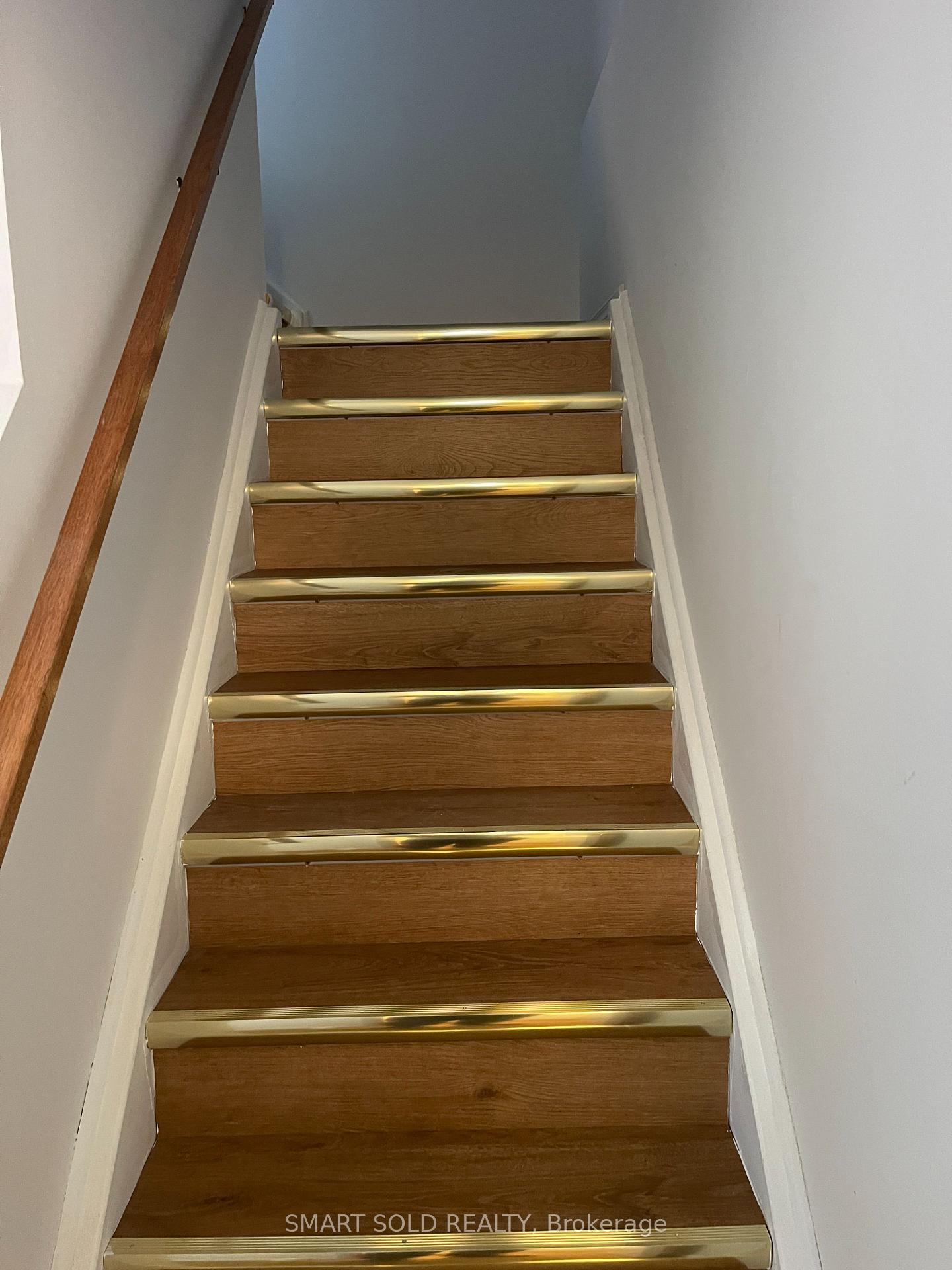 Photo 10 of Unit 6, 450 Bristol Crescent, Oshawa, Vanier — HOMEH