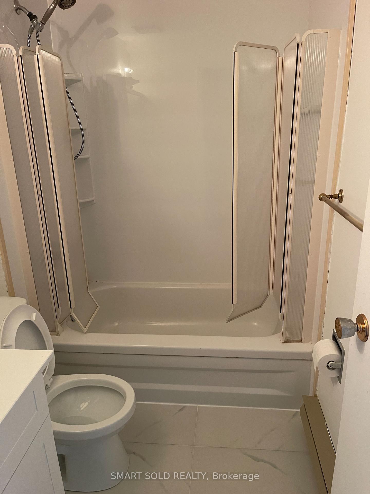 Photo 11 of Unit 6, 450 Bristol Crescent, Oshawa, Vanier — HOMEH