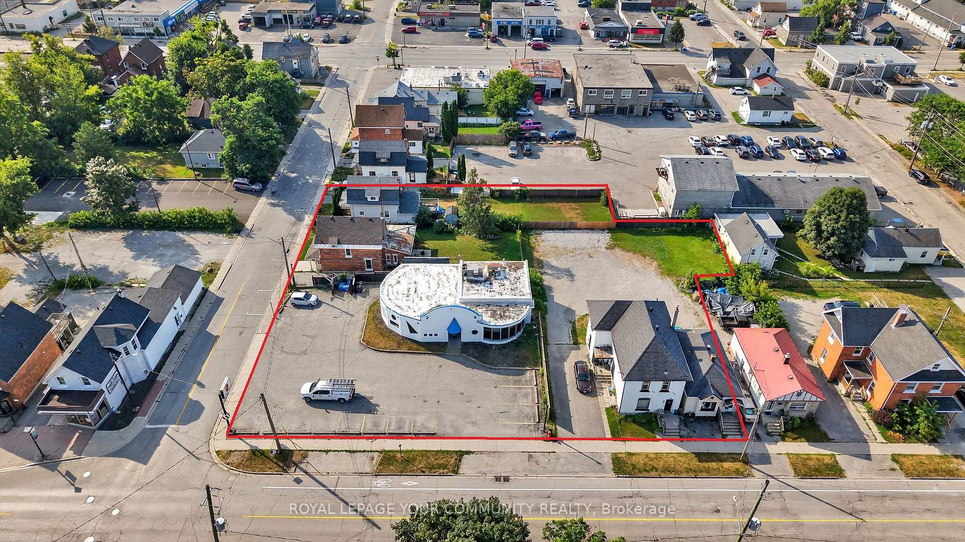 Photo 2 of 11 Albert Street S, Orillia — HOMEH