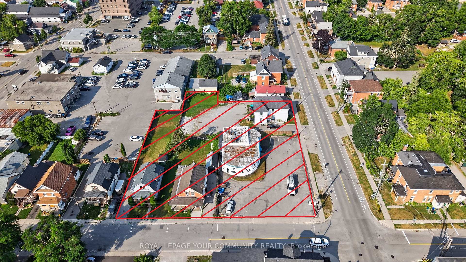 Photo 3 of 11 Albert Street S, Orillia — HOMEH