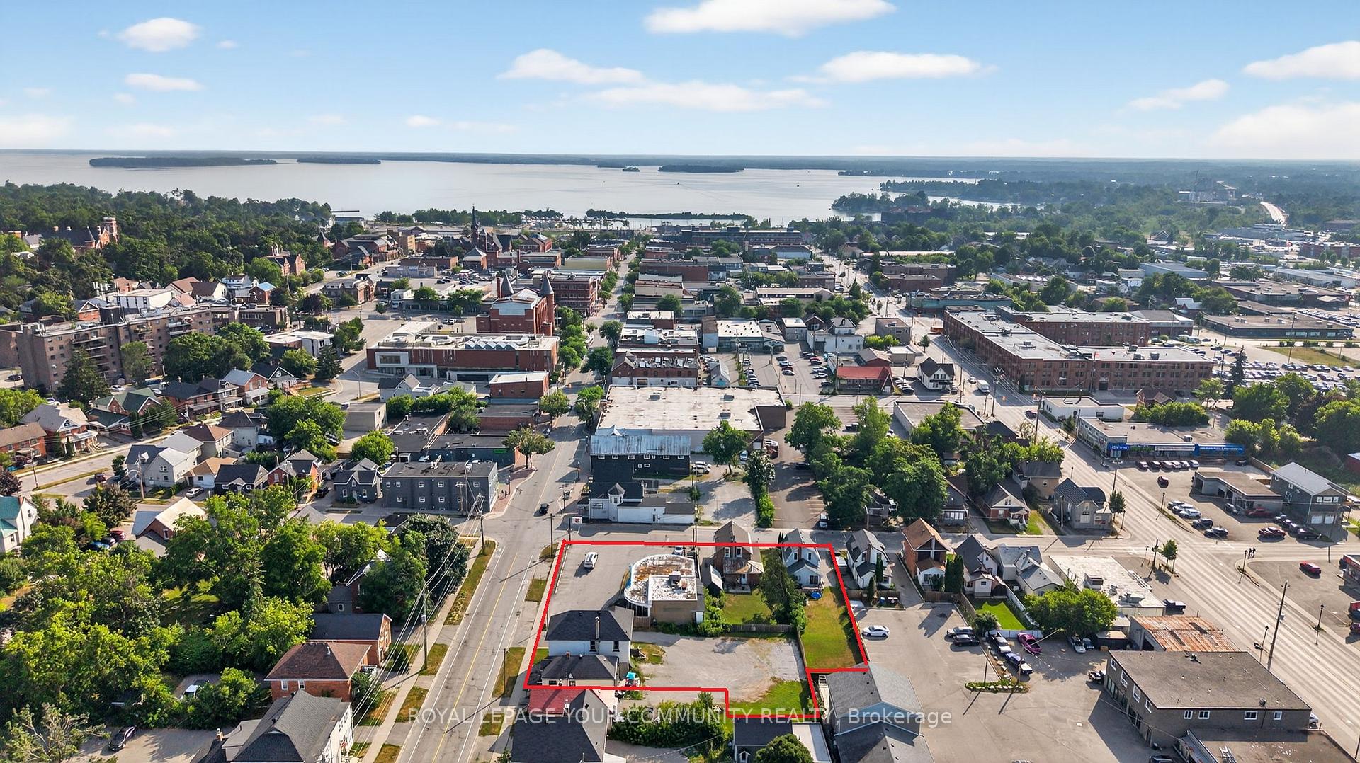 Photo 4 of 11 Albert Street S, Orillia — HOMEH