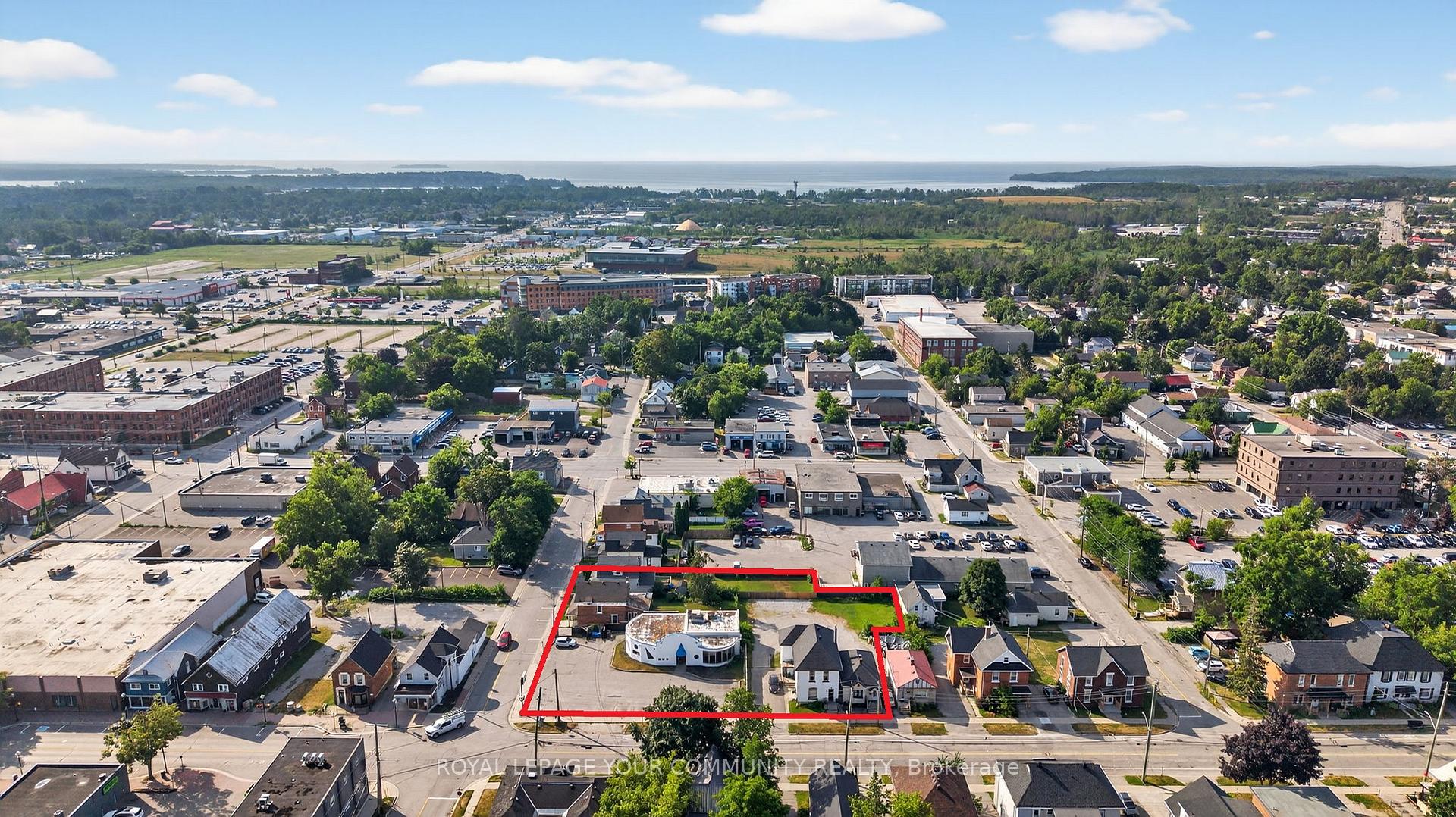 Photo 5 of 11 Albert Street S, Orillia — HOMEH