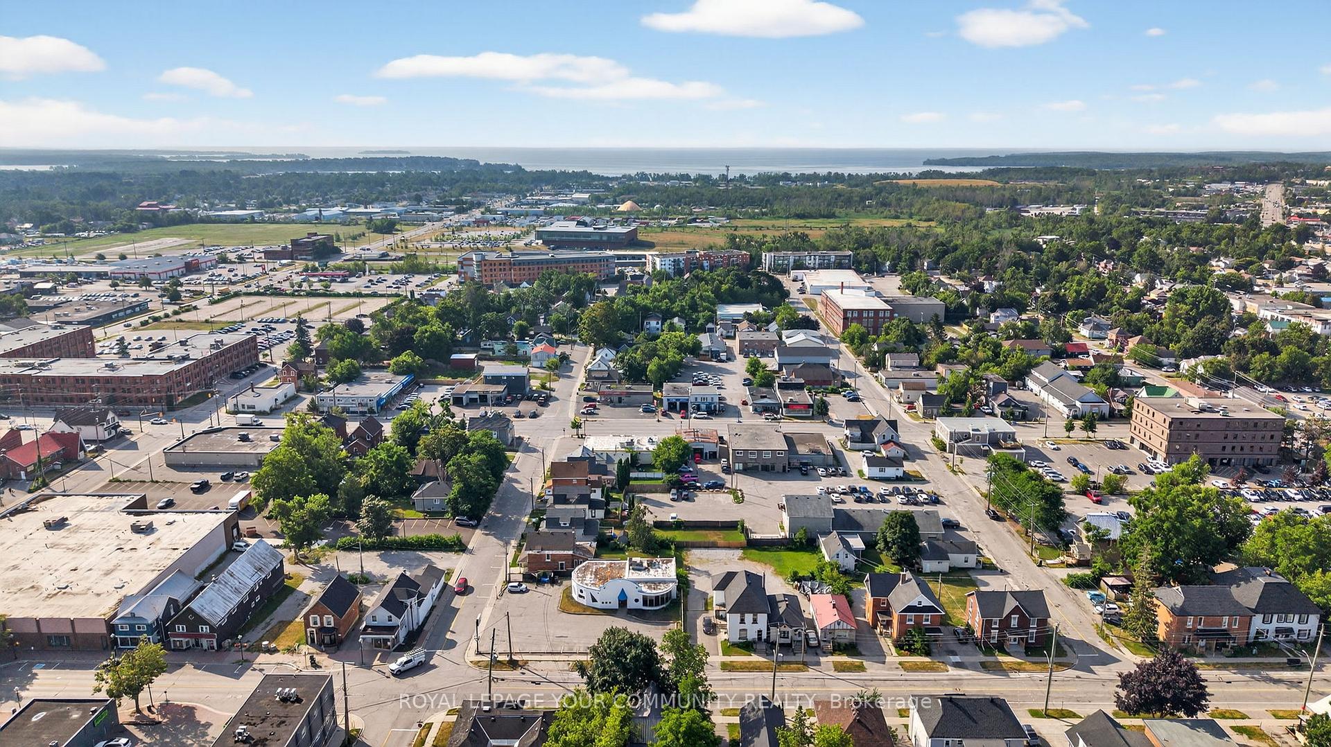 Photo 10 of 11 Albert Street S, Orillia — HOMEH
