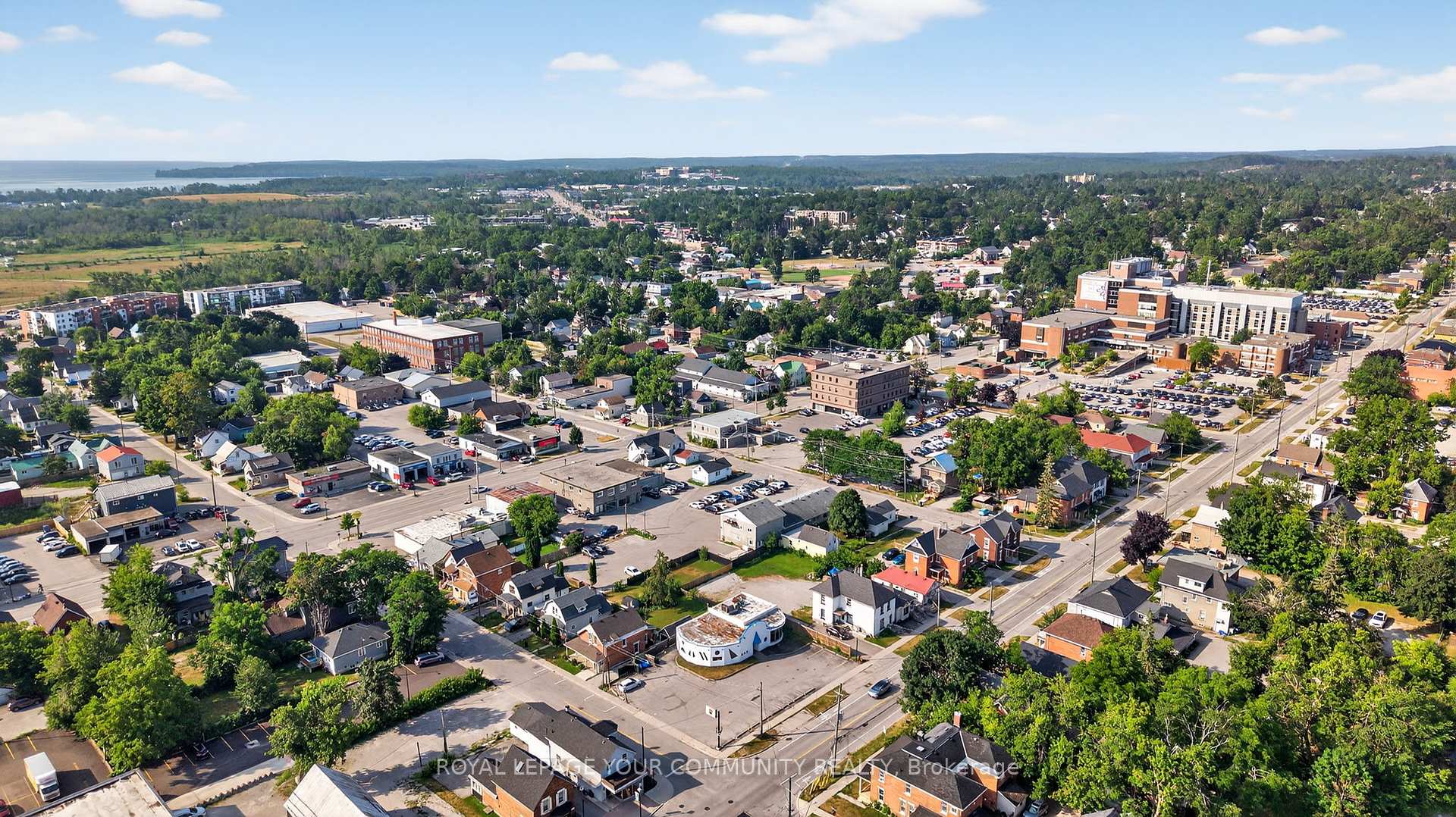 Photo 12 of 11 Albert Street S, Orillia — HOMEH