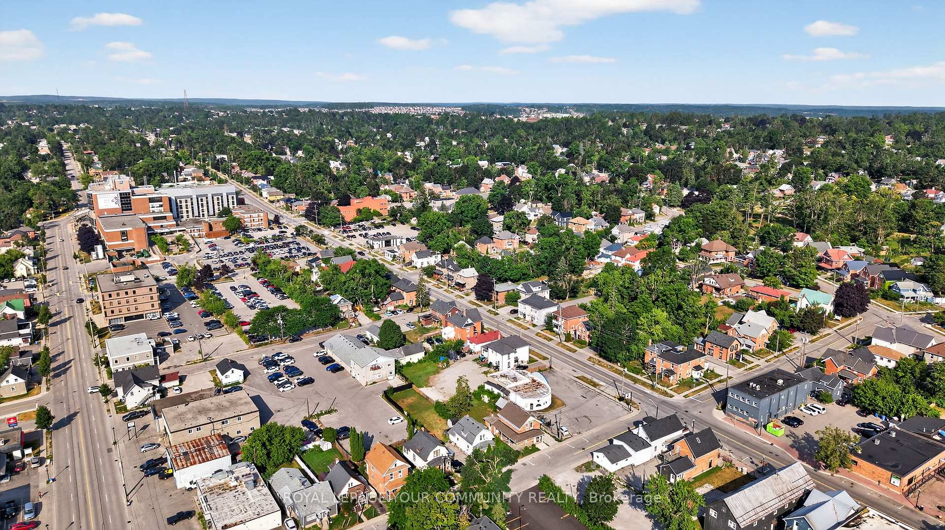 Photo 14 of 11 Albert Street S, Orillia — HOMEH