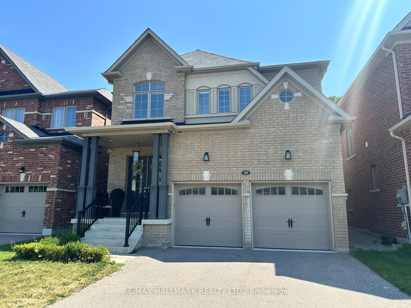 Front of 509 Mcgregor Farm Trail W