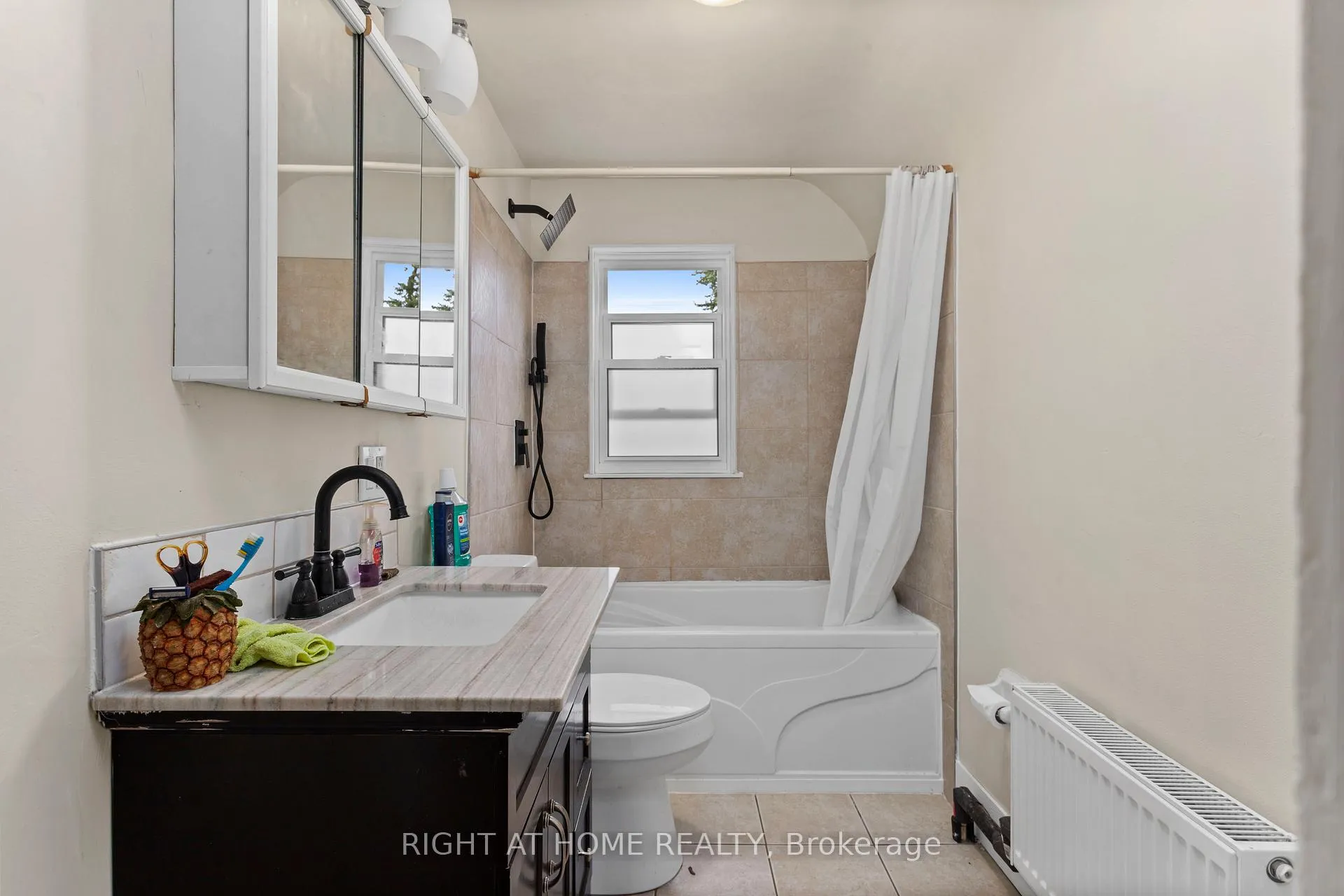 Photo 10 of 1398 Simcoe Street S, Oshawa, Lakeview — HOMEH