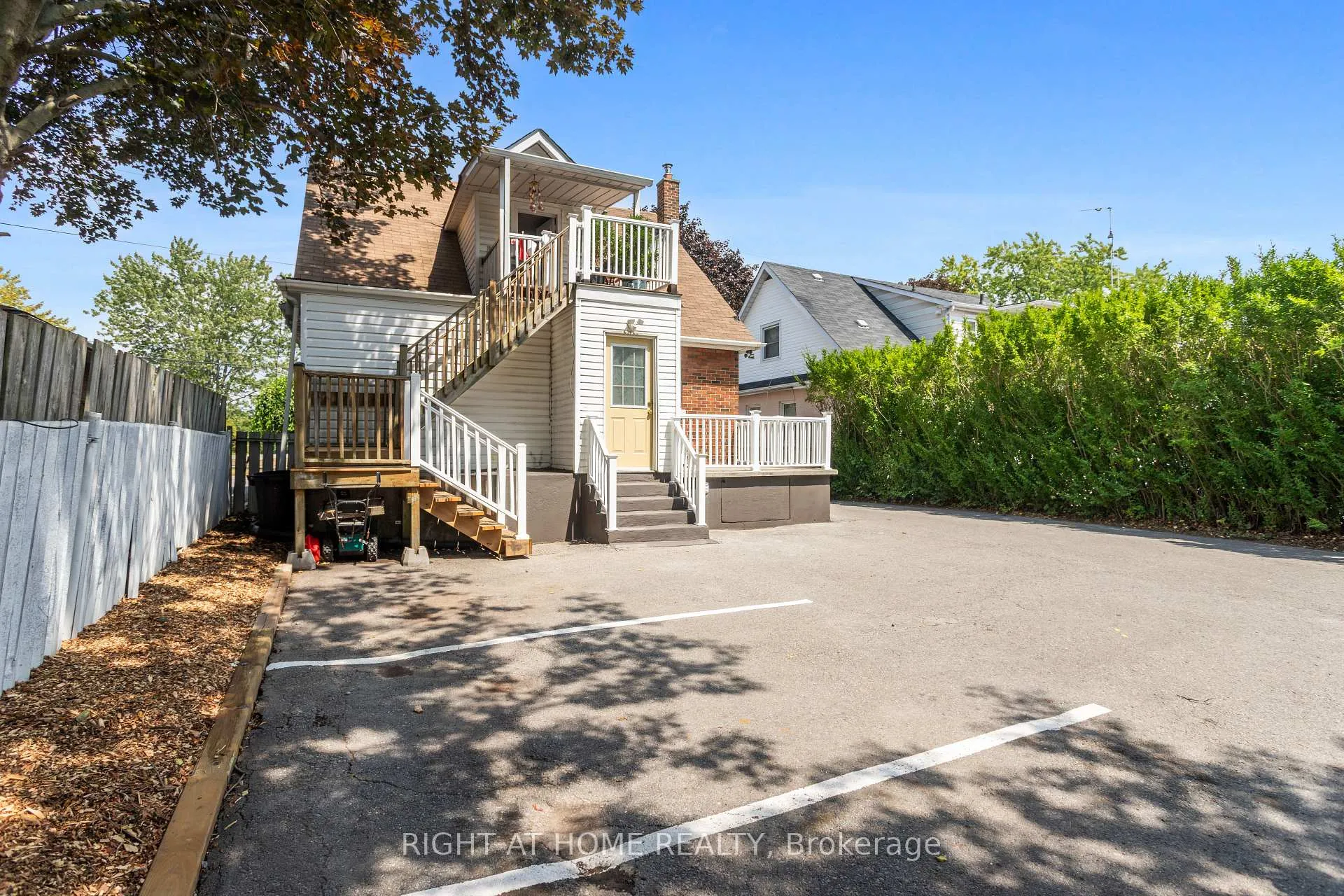 Photo 12 of 1398 Simcoe Street S, Oshawa, Lakeview — HOMEH