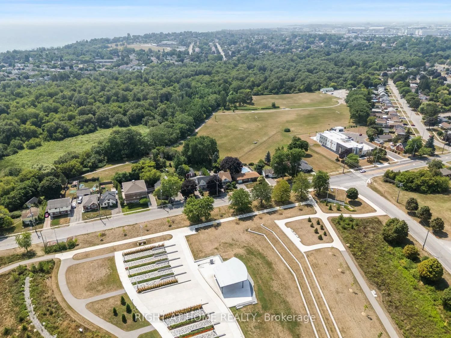Photo 16 of 1398 Simcoe Street S, Oshawa, Lakeview — HOMEH