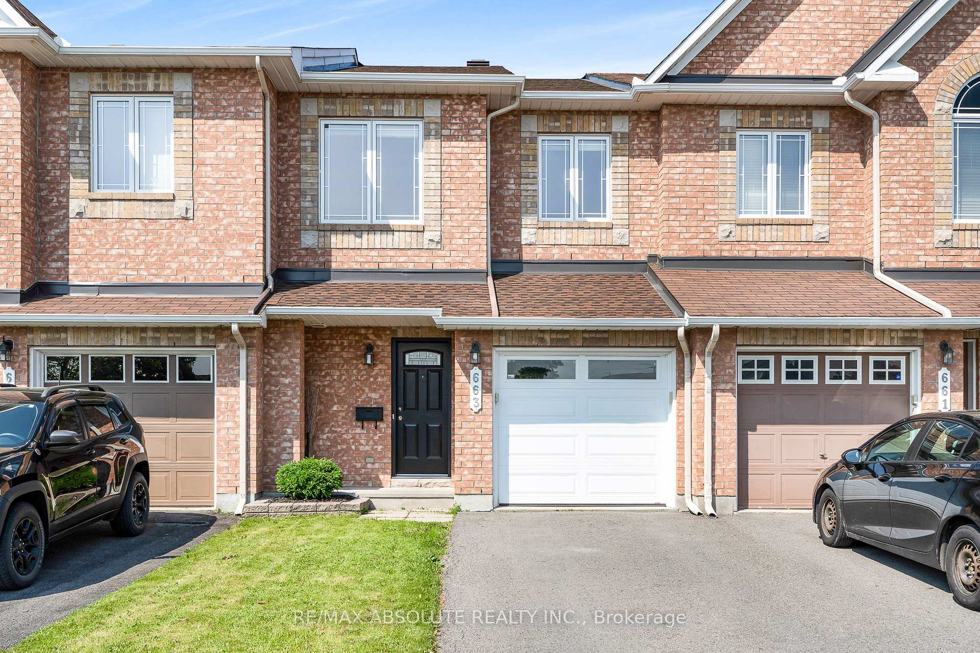 Front of 663 Lakeridge Drive